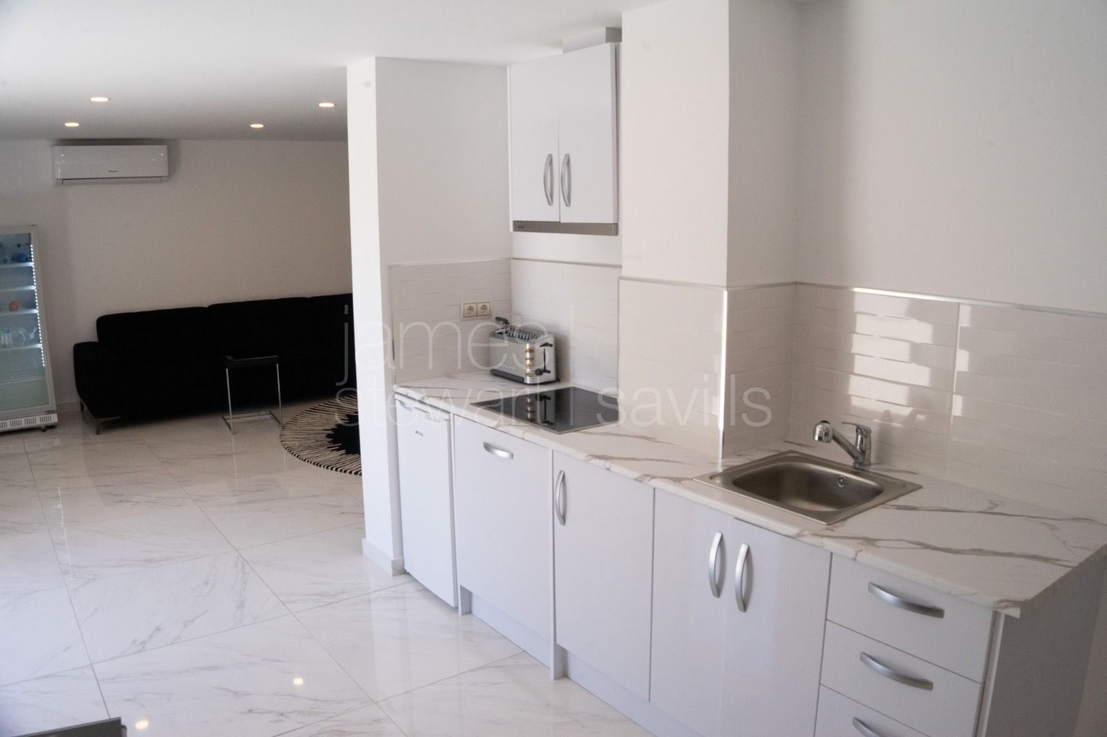 Encantadora villa de estilo andaluz en venta en Los Cortijos de la Reserva, Sotogrande