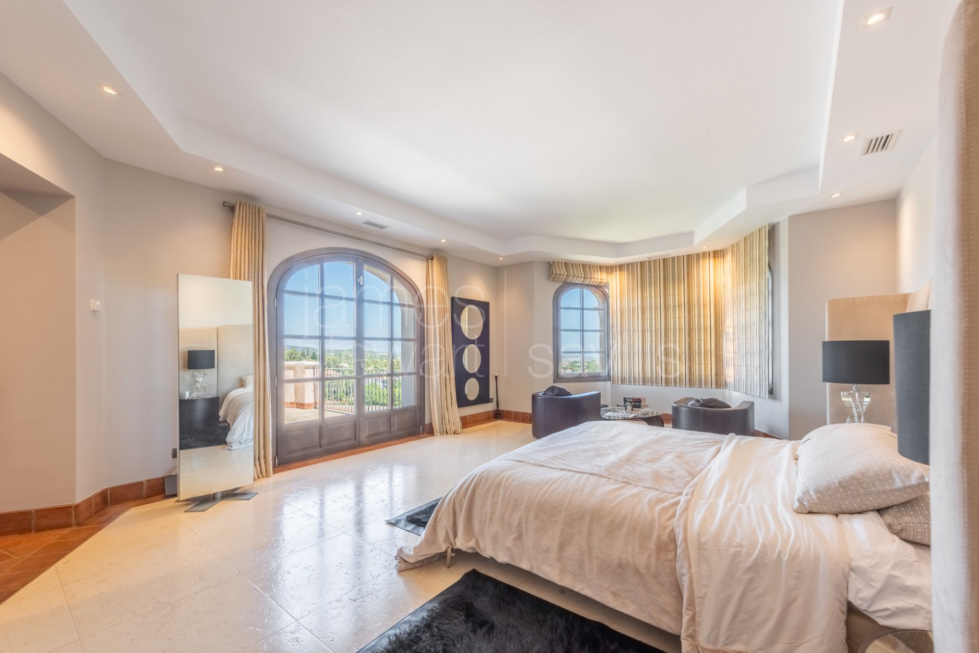 Elegant Villa with Sea and Golf Views for Sale in Sotogrande Alto – Almenara Area