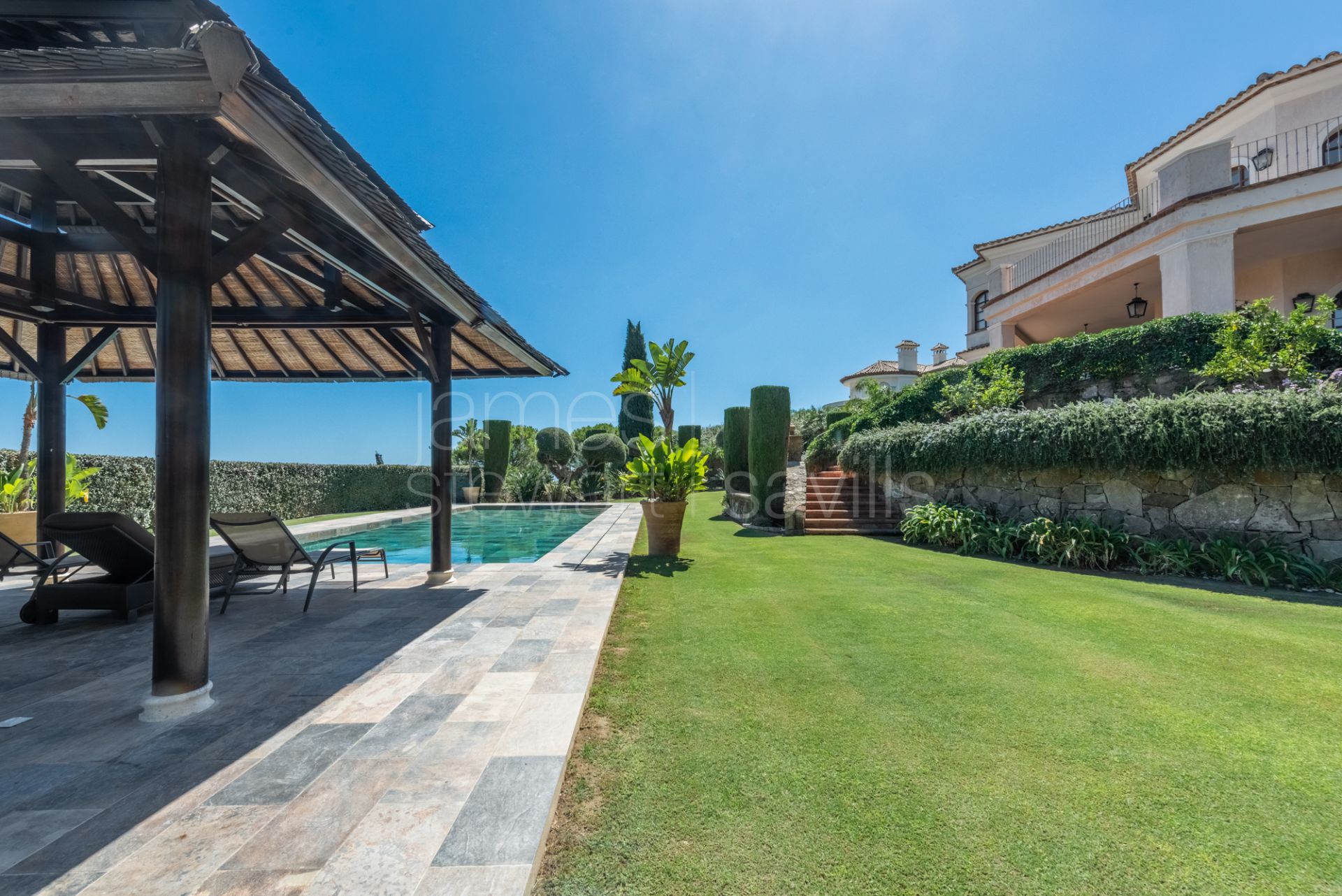 Elegant Villa with Sea and Golf Views for Sale in Sotogrande Alto – Almenara Area