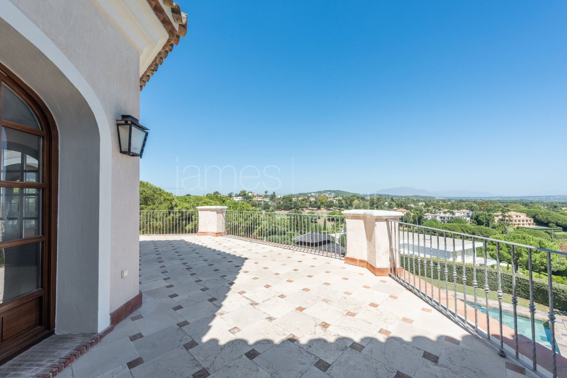 Elegant Villa with Sea and Golf Views for Sale in Sotogrande Alto – Almenara Area