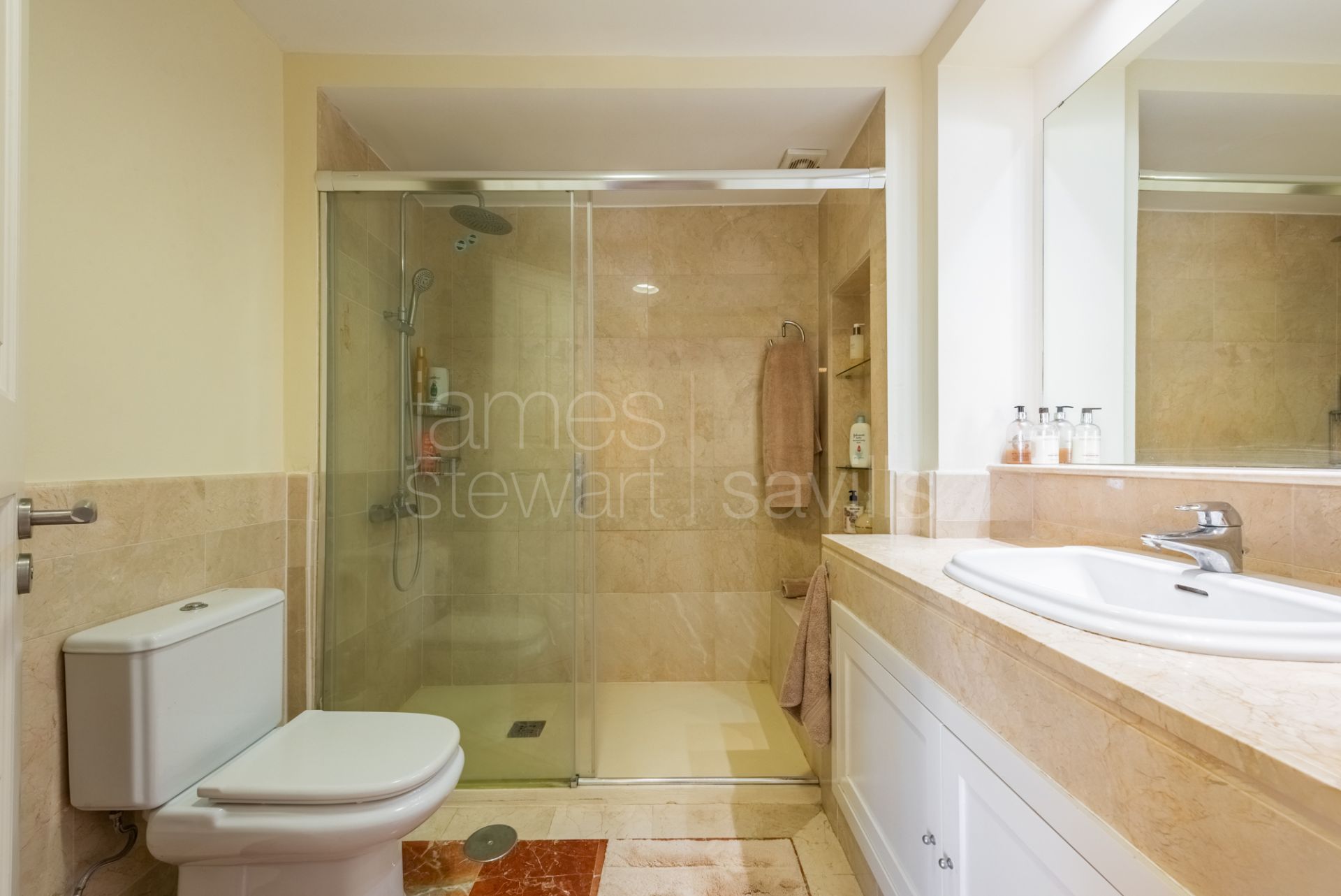 Sotogrande Marina Apartment with Fireplace and Terrace – Includes Parking and Storage