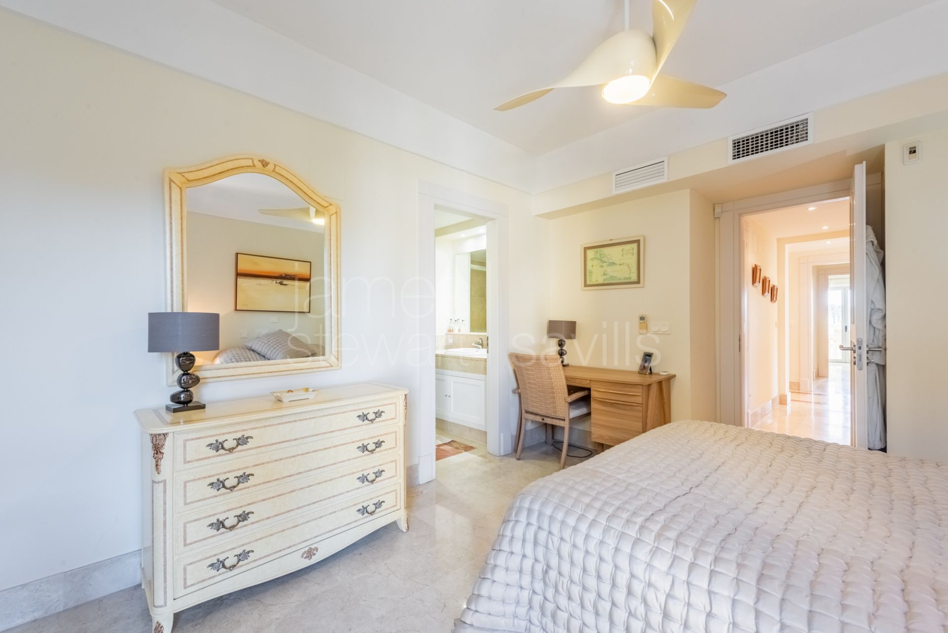 Sotogrande Marina Apartment with Fireplace and Terrace – Includes Parking and Storage