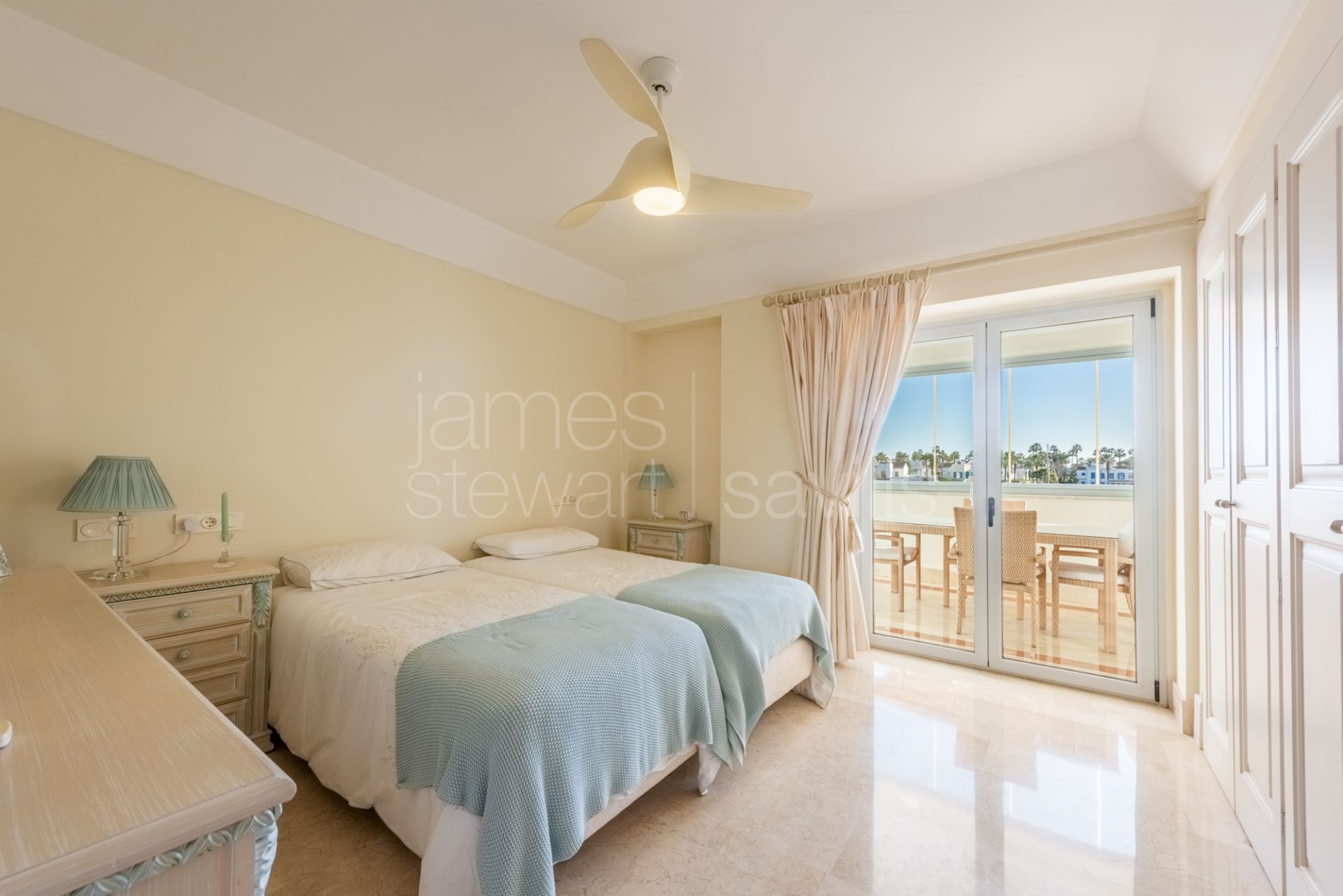 Sotogrande Marina Apartment with Fireplace and Terrace – Includes Parking and Storage