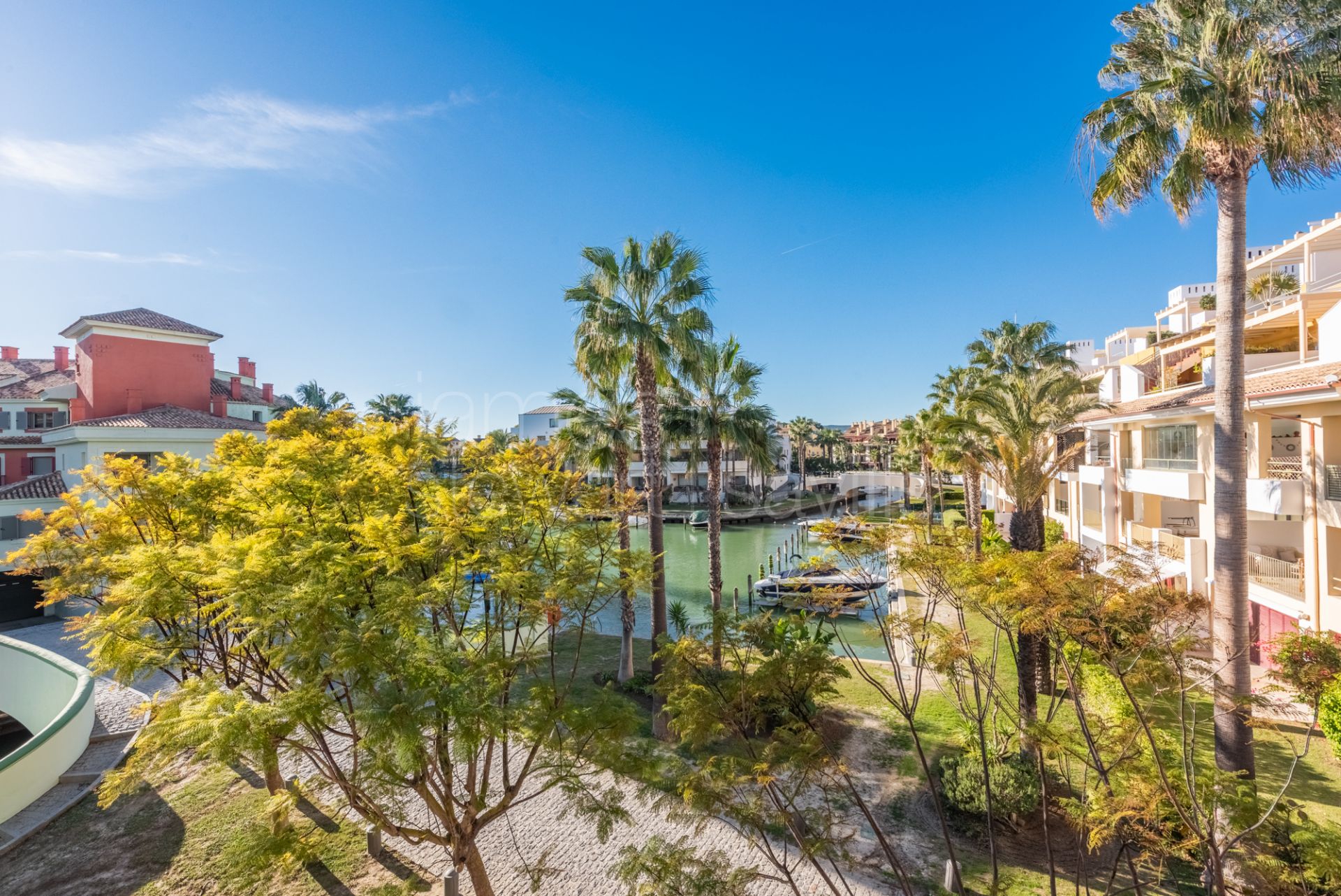 Sotogrande Marina Apartment with Fireplace and Terrace – Includes Parking and Storage