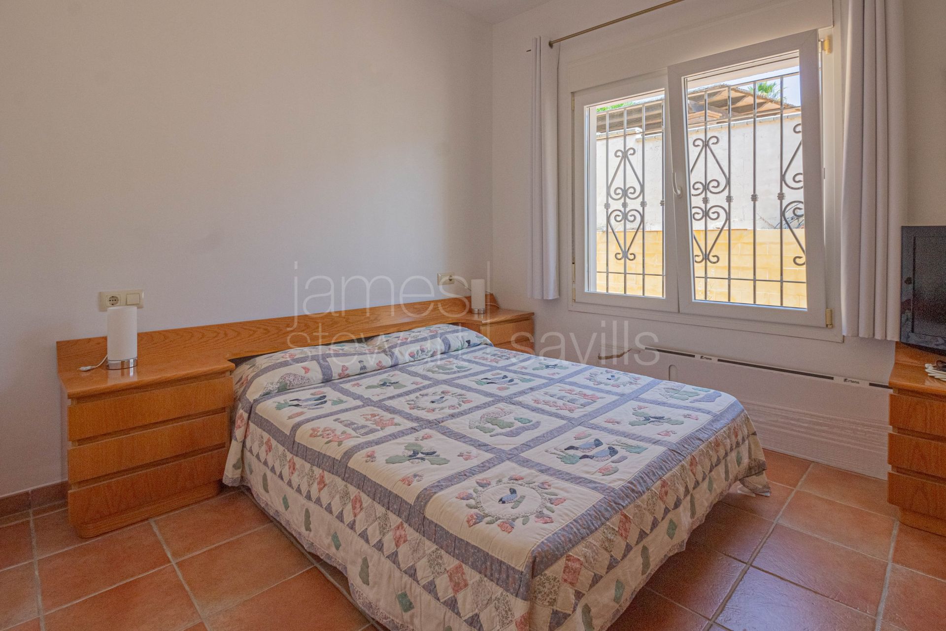 Renovated villa with pool and double garage in Pueblo Nuevo de Guadiaro