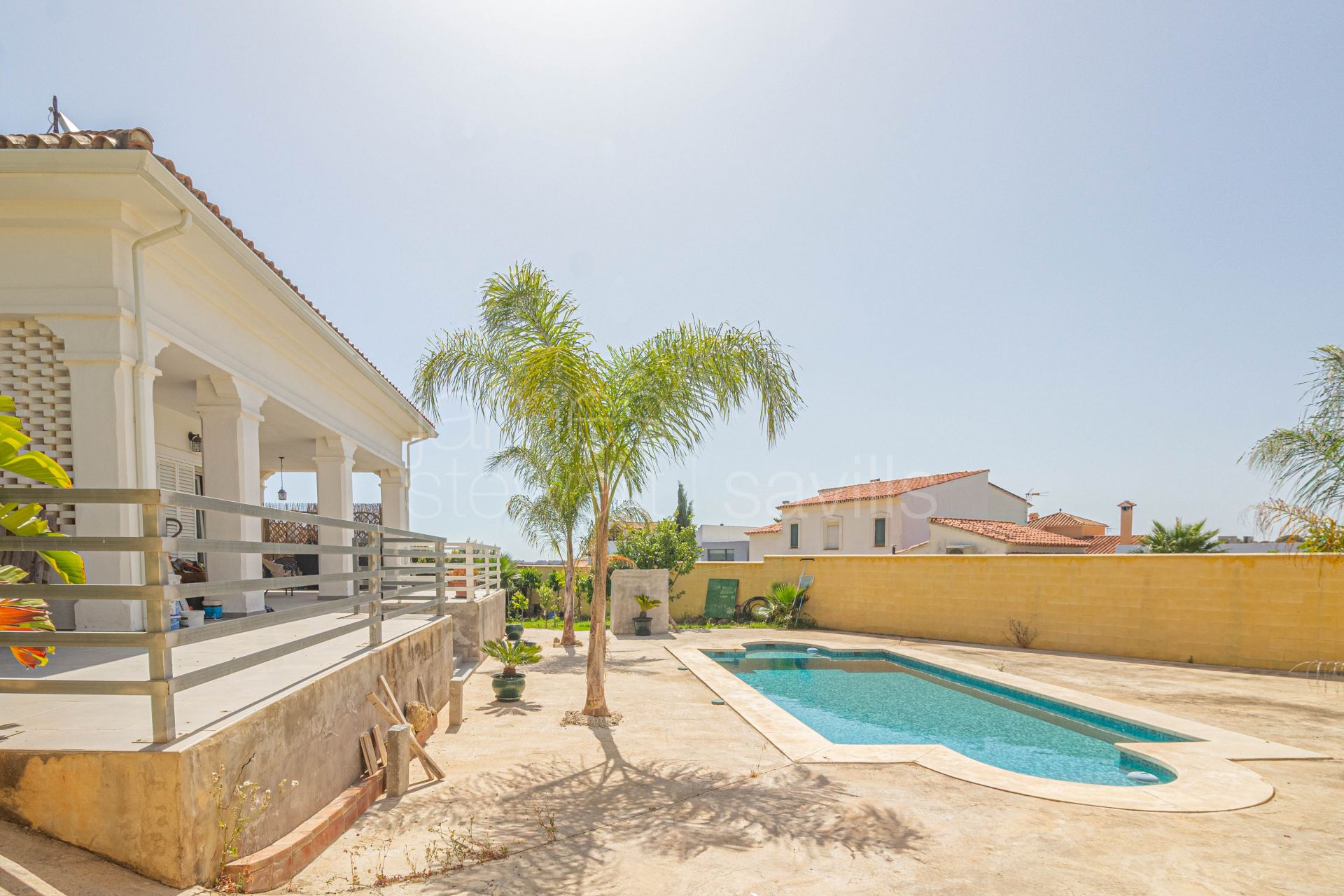 Renovated villa with pool and double garage in Pueblo Nuevo de Guadiaro