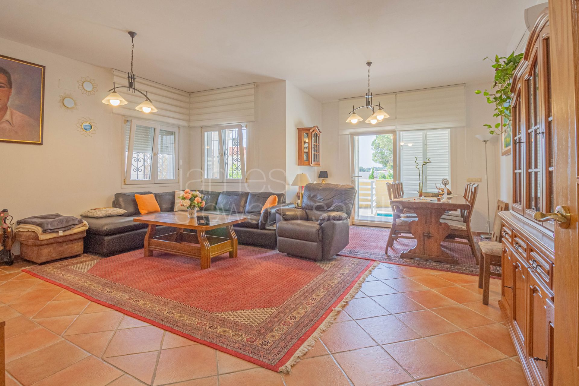Renovated villa with pool and double garage in Pueblo Nuevo de Guadiaro
