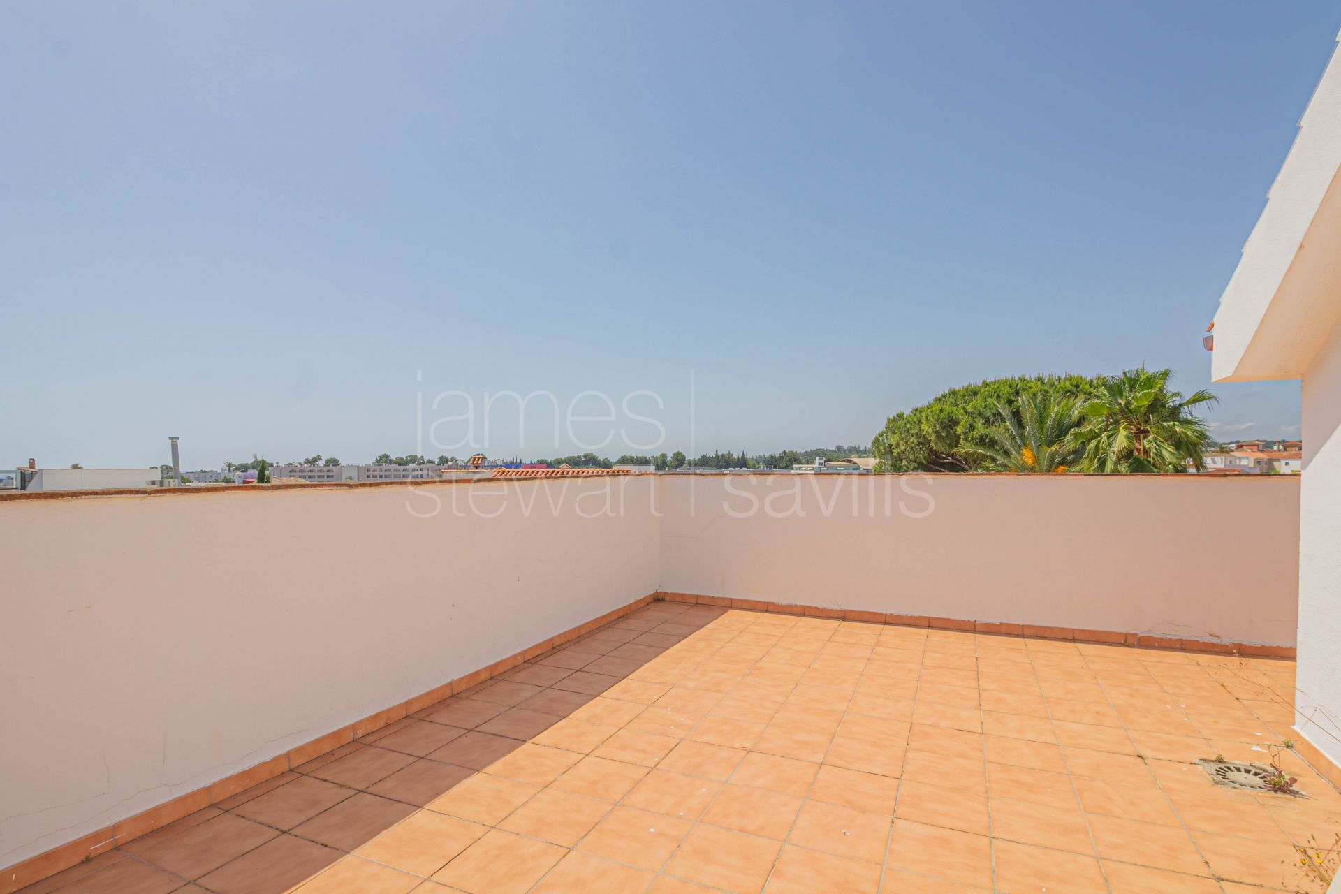 Renovated villa with pool and double garage in Pueblo Nuevo de Guadiaro