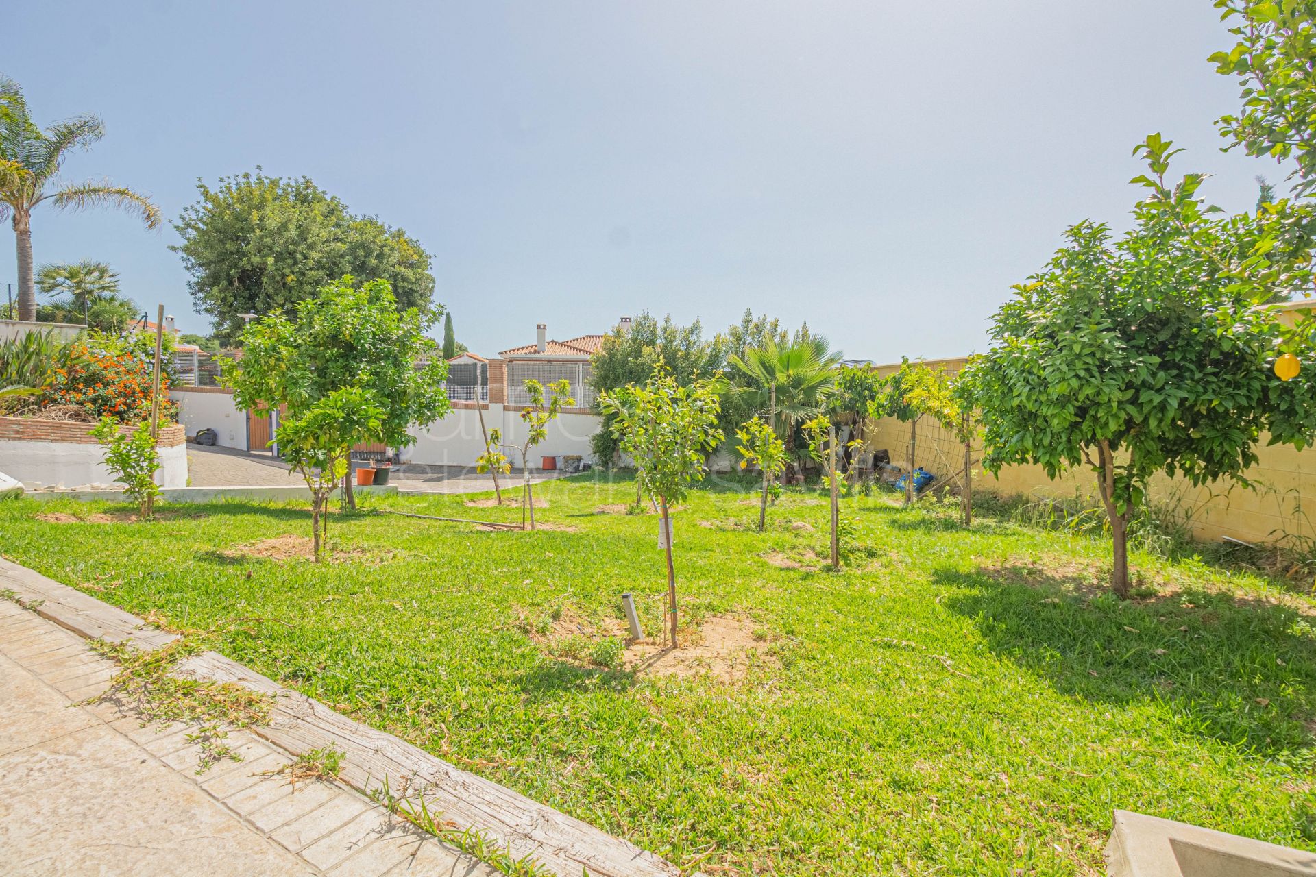 Renovated villa with pool and double garage in Pueblo Nuevo de Guadiaro