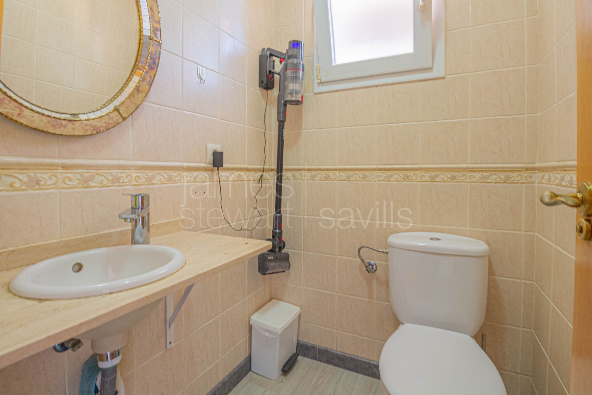 Renovated villa with pool and double garage in Pueblo Nuevo de Guadiaro