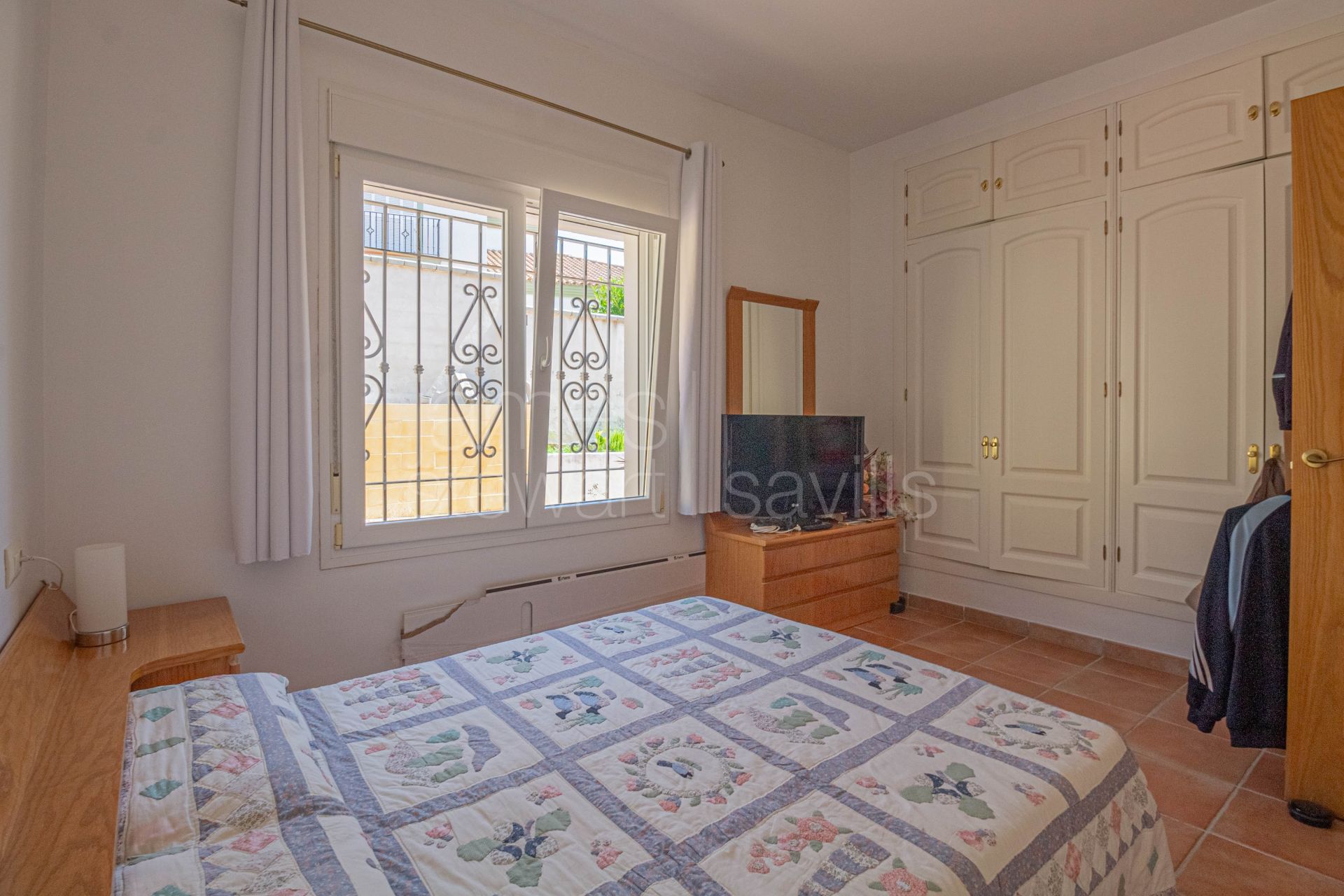 Renovated villa with pool and double garage in Pueblo Nuevo de Guadiaro