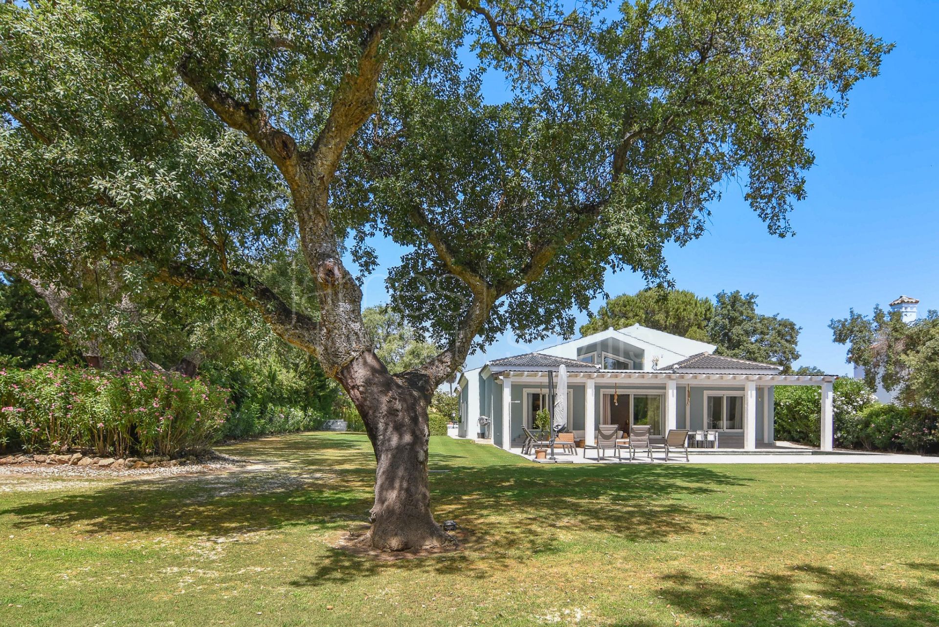 Wonderful contemporary family home in Central Sotogrande