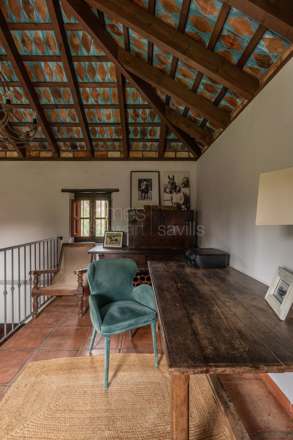 Finca Ecuestre de Alto Nivel en Jimena de la Frontera con 7 Hectáreas y Cuadras para 36 Caballos