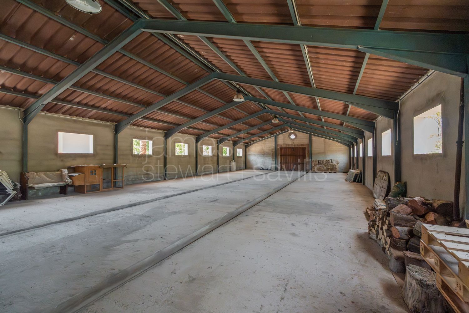 Finca Ecuestre de Alto Nivel en Jimena de la Frontera con 7 Hectáreas y Cuadras para 36 Caballos