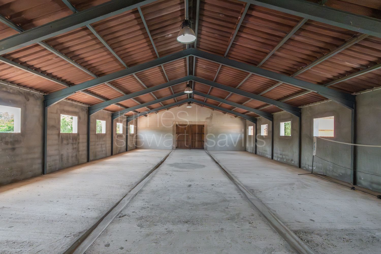 Finca Ecuestre de Alto Nivel en Jimena de la Frontera con 7 Hectáreas y Cuadras para 36 Caballos