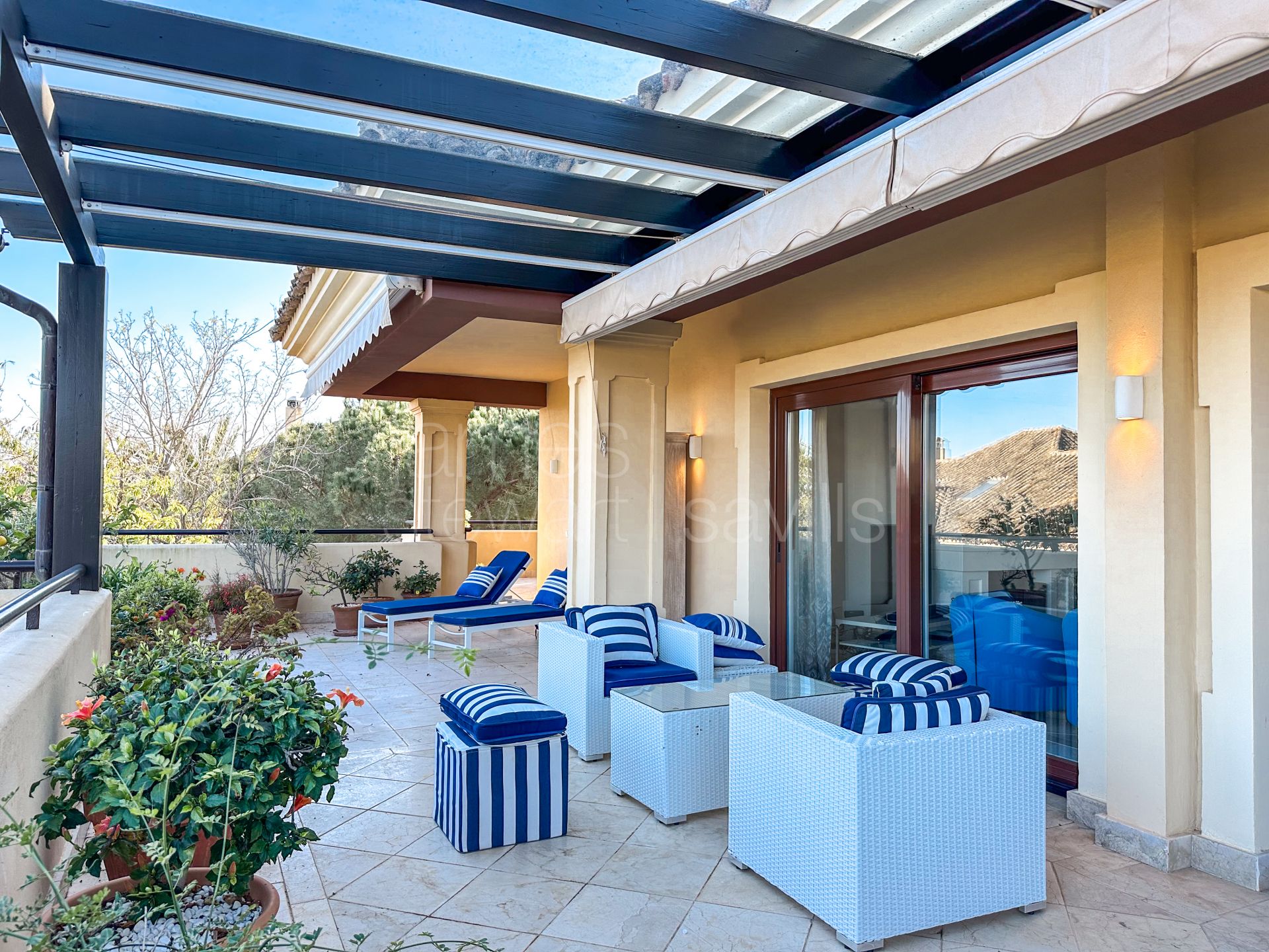 Ático Dúplex en Valgrande, Sotogrande – Privacidad, Luz Natural y Excelentes Zonas Comunes