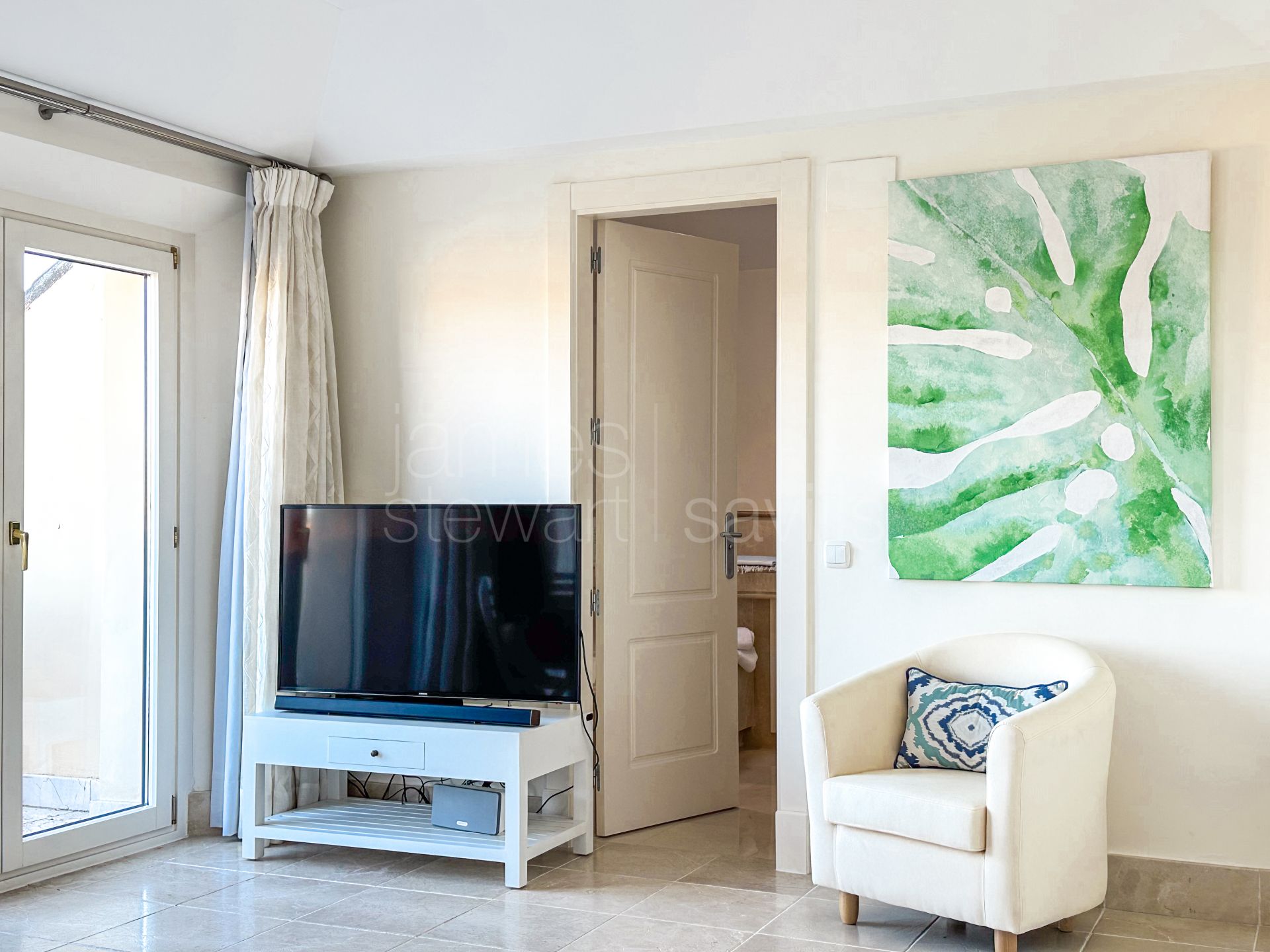 Ático Dúplex en Valgrande, Sotogrande – Privacidad, Luz Natural y Excelentes Zonas Comunes
