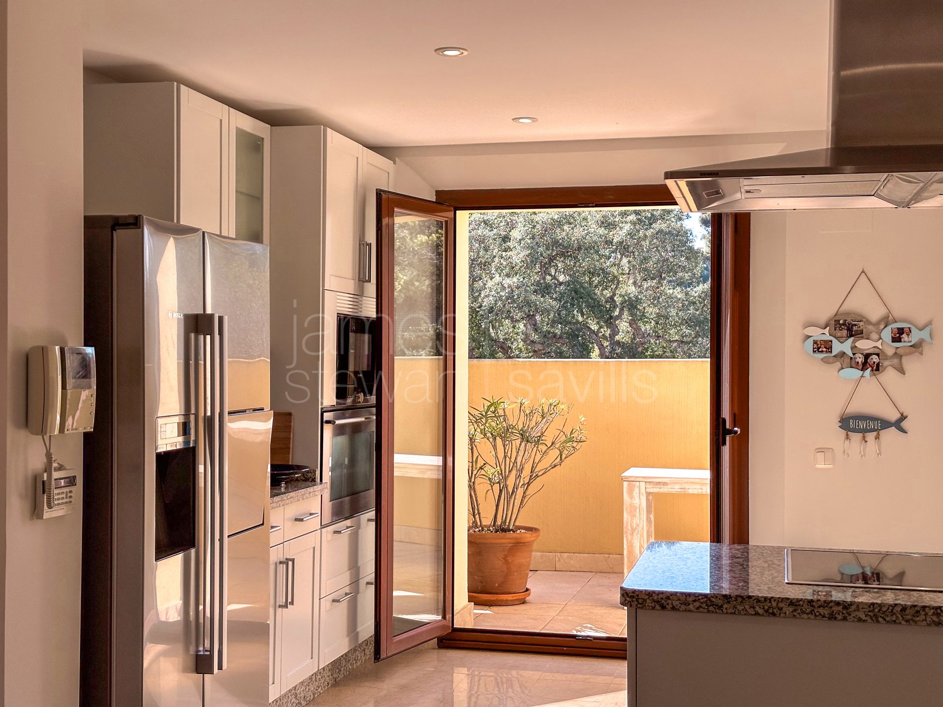 Ático Dúplex en Valgrande, Sotogrande – Privacidad, Luz Natural y Excelentes Zonas Comunes