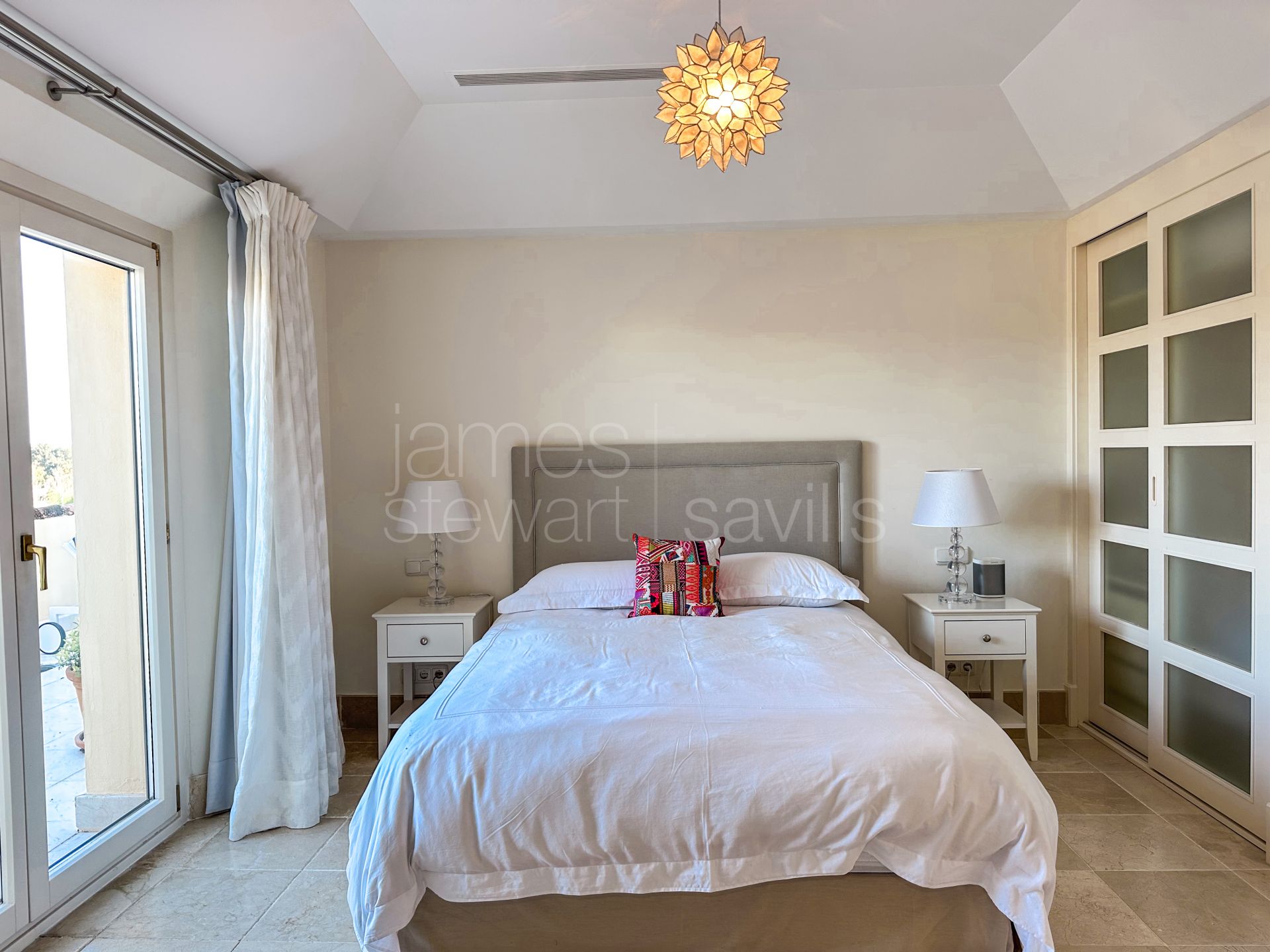 Ático Dúplex en Valgrande, Sotogrande – Privacidad, Luz Natural y Excelentes Zonas Comunes