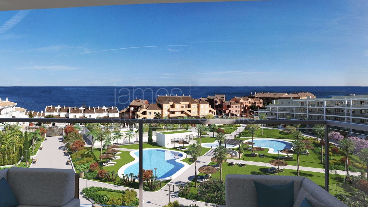 Ático con Vistas al Mar en Venta en Manilva – 3 Dormitorios, Terraza Grande y Cerca de la Playa