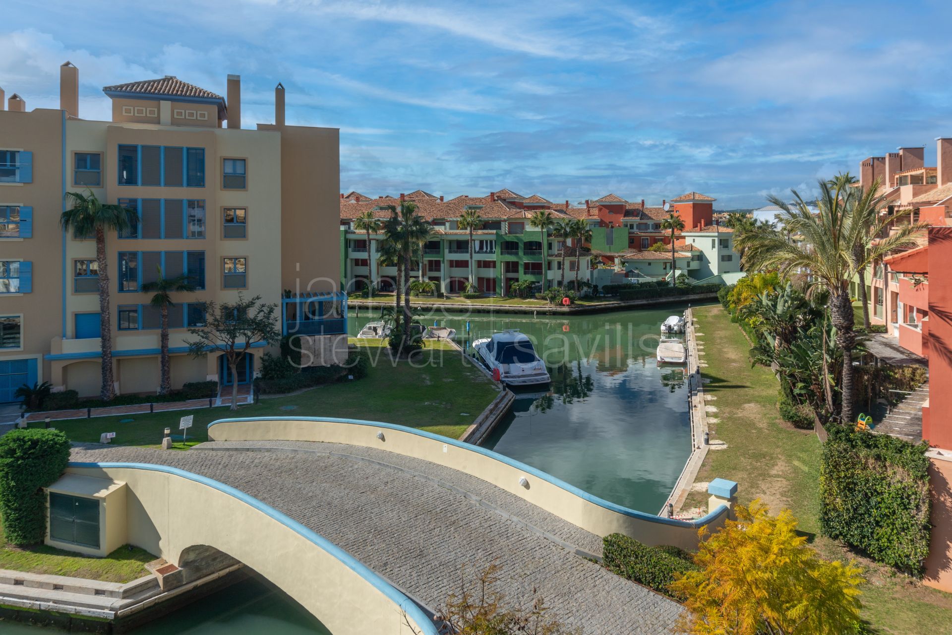 Penthouse in the Heart of Sotogrande Marina