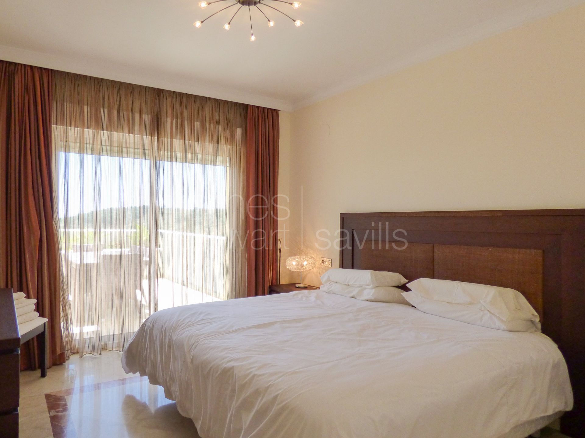Duplex penthouse with solarium in the San Roque Club with lovely sea views