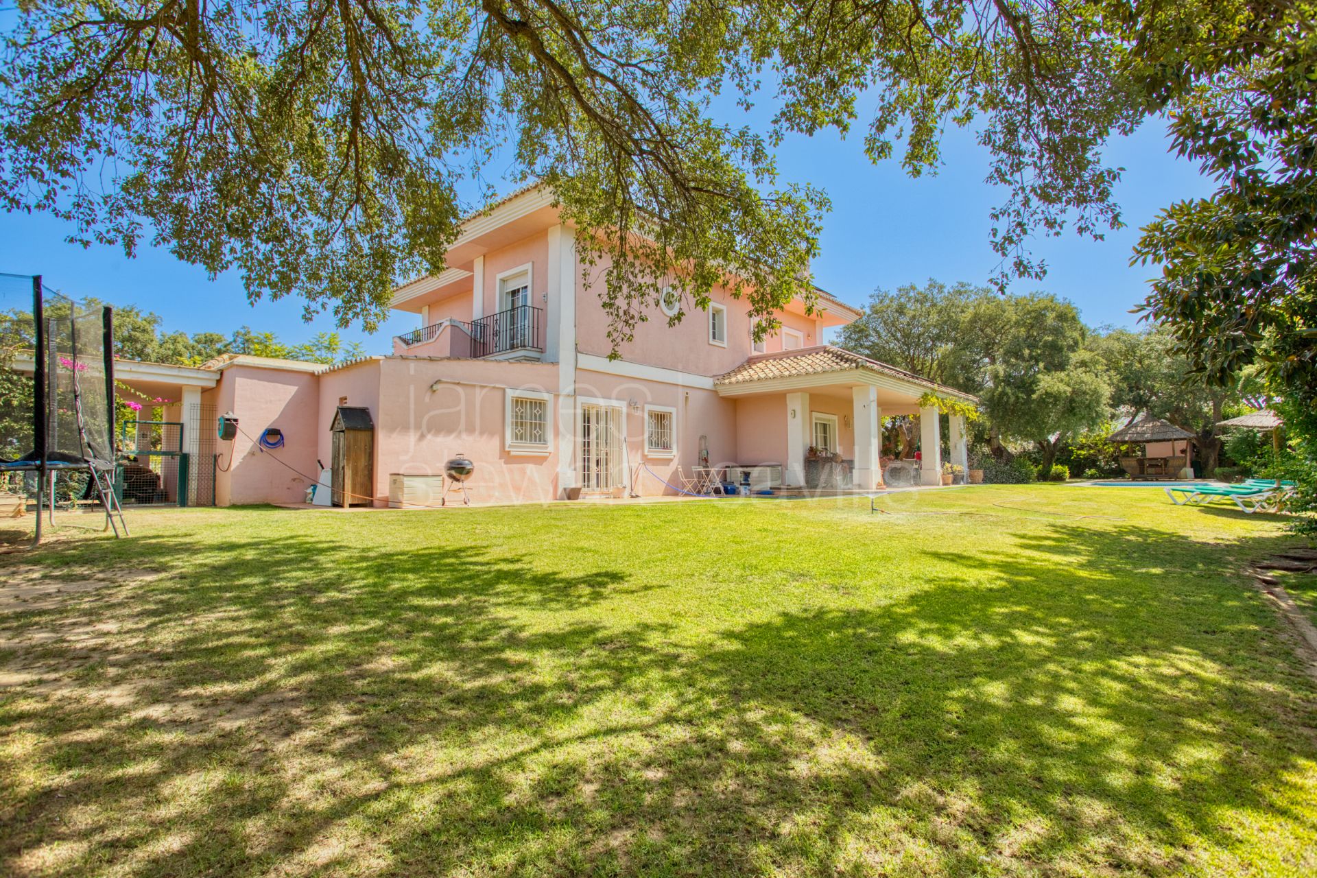 Villa en Primera Línea de Golf en San Roque Club