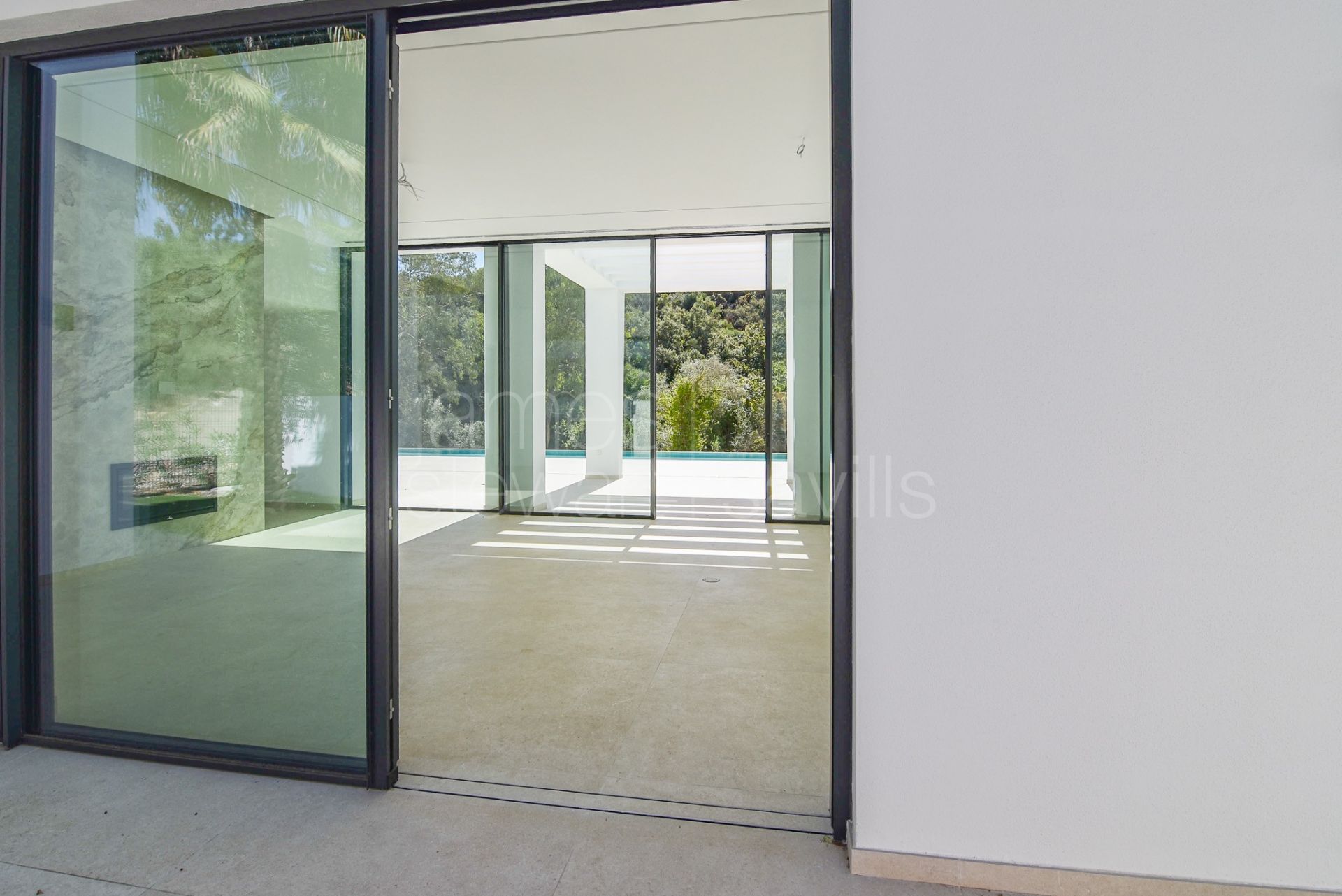 Brand new villa in a quiet area facing a green zone in Sotogrande Alto - completed May 2025