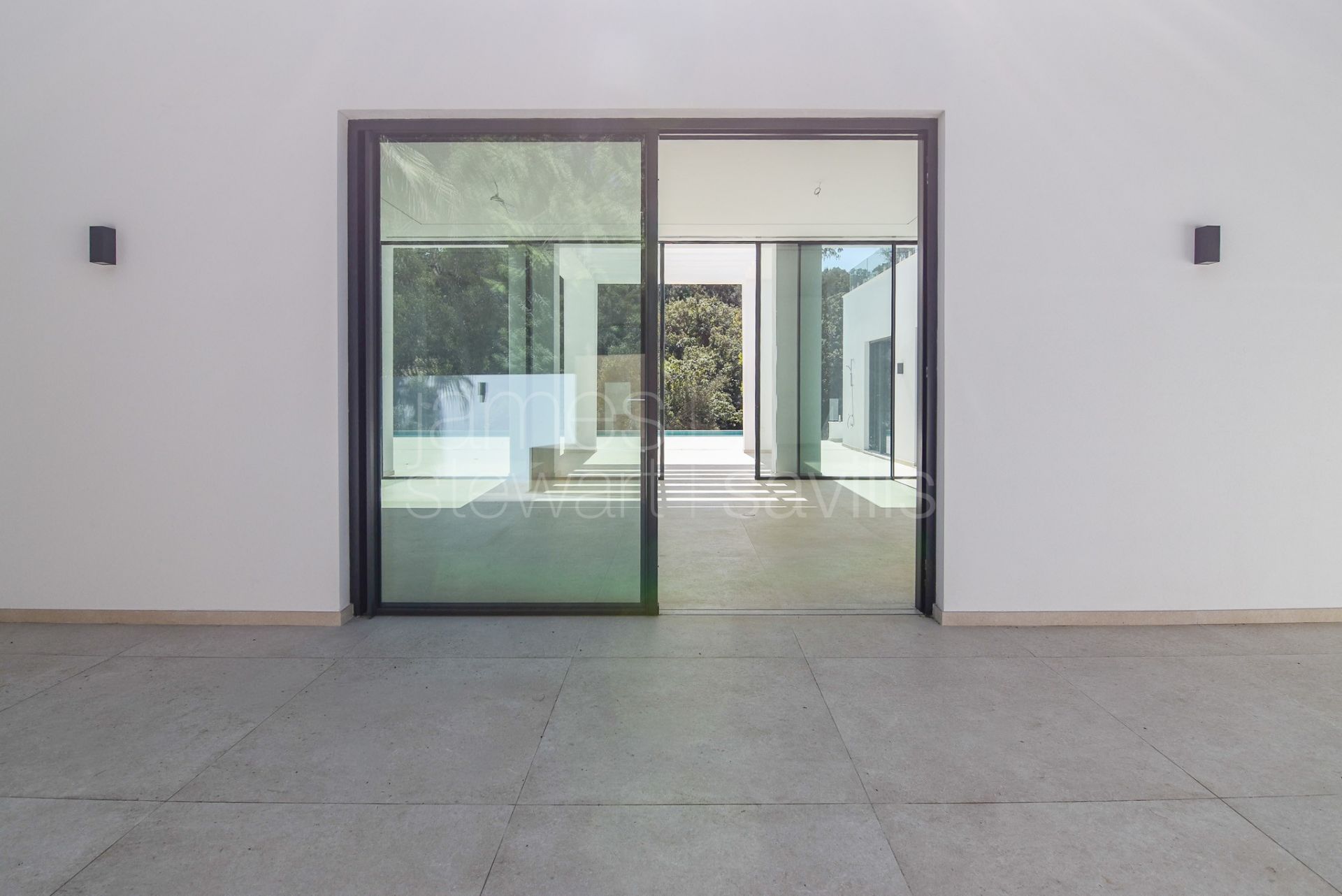 Brand new villa in a quiet area facing a green zone in Sotogrande Alto - completed May 2025