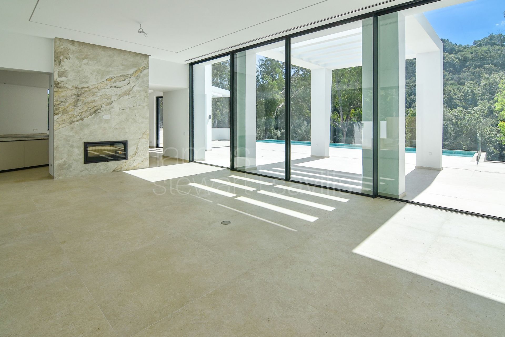 Brand new villa in a quiet area facing a green zone in Sotogrande Alto - completed May 2025