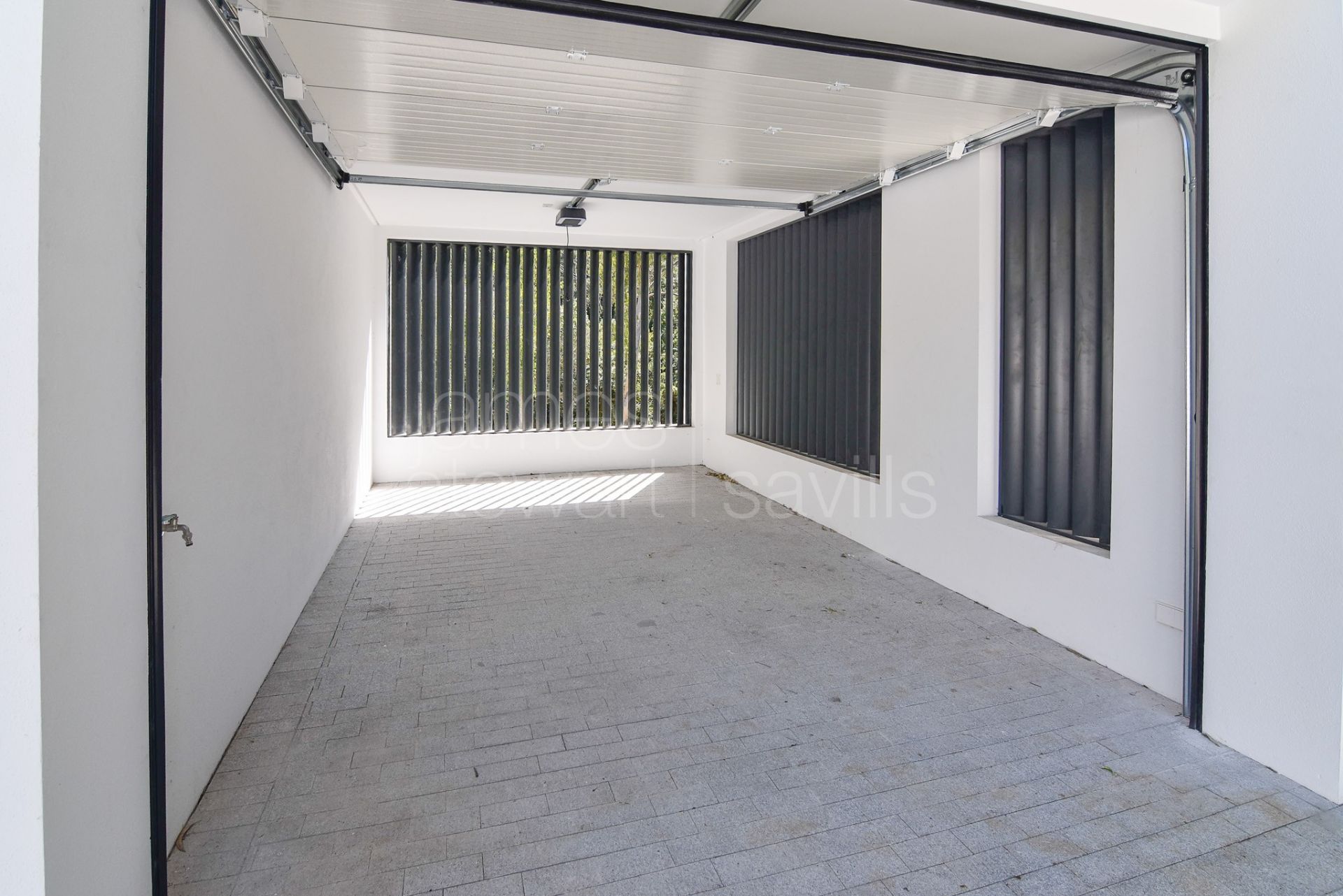 Brand new villa in a quiet area facing a green zone in Sotogrande Alto - completed May 2025