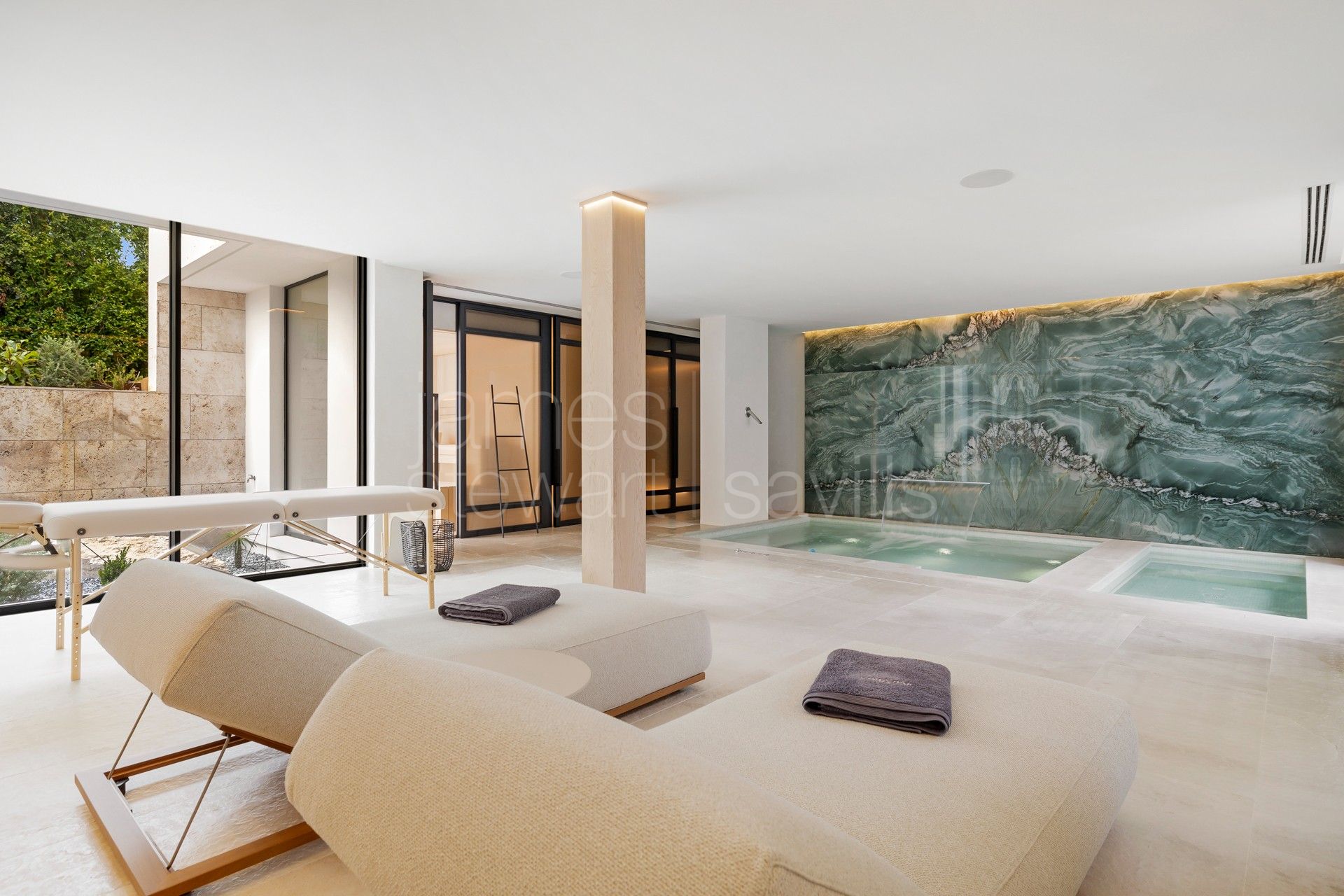 Villa contemporánea con vistas al mar, spa y piscina infinita en Sotogrande Alto
