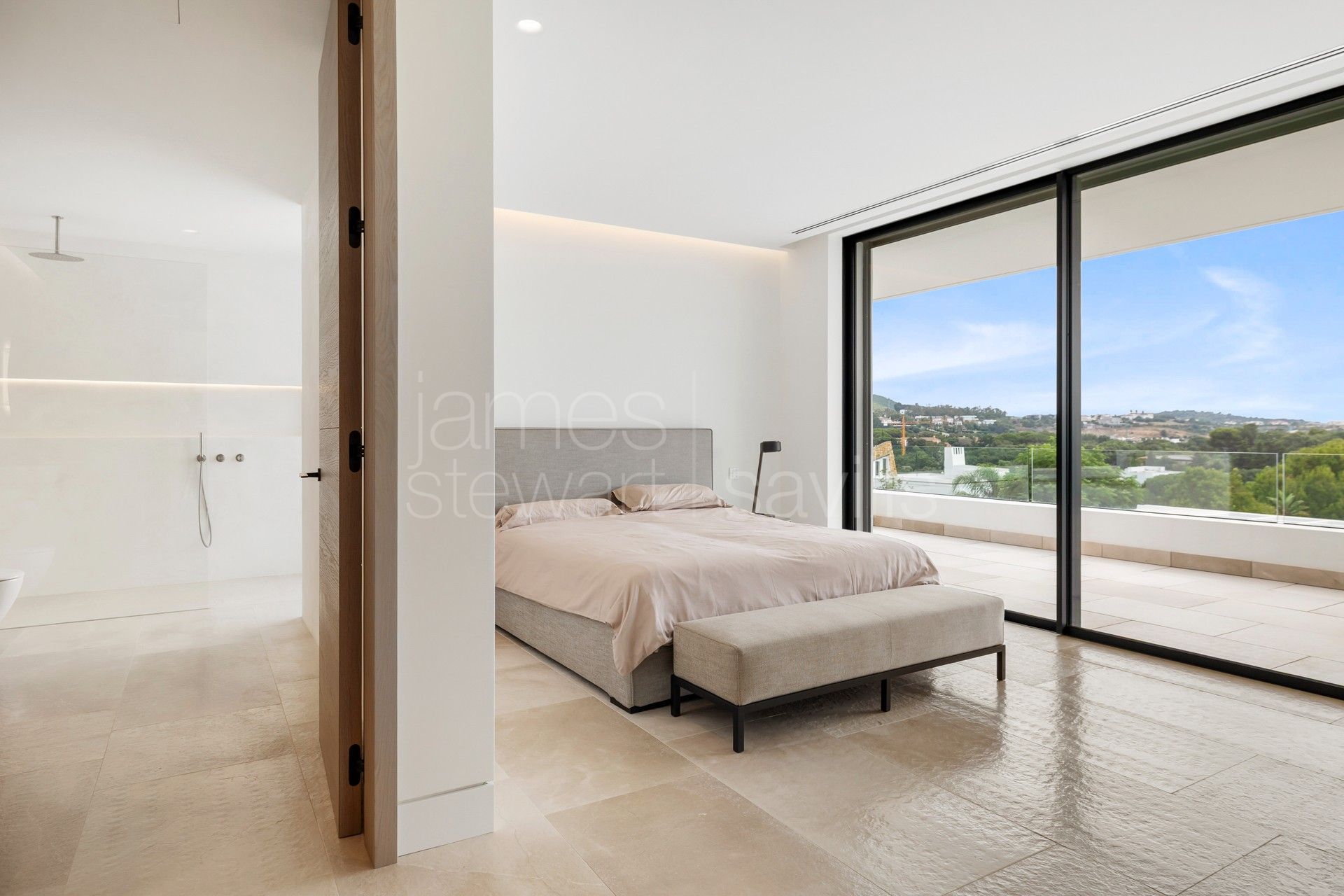 Villa contemporánea con vistas al mar, spa y piscina infinita en Sotogrande Alto
