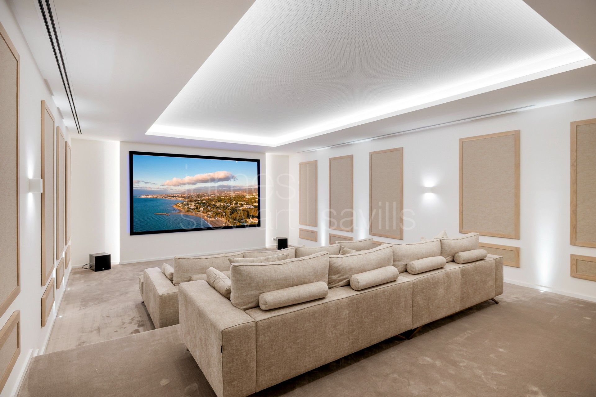 Villa contemporánea con vistas al mar, spa y piscina infinita en Sotogrande Alto