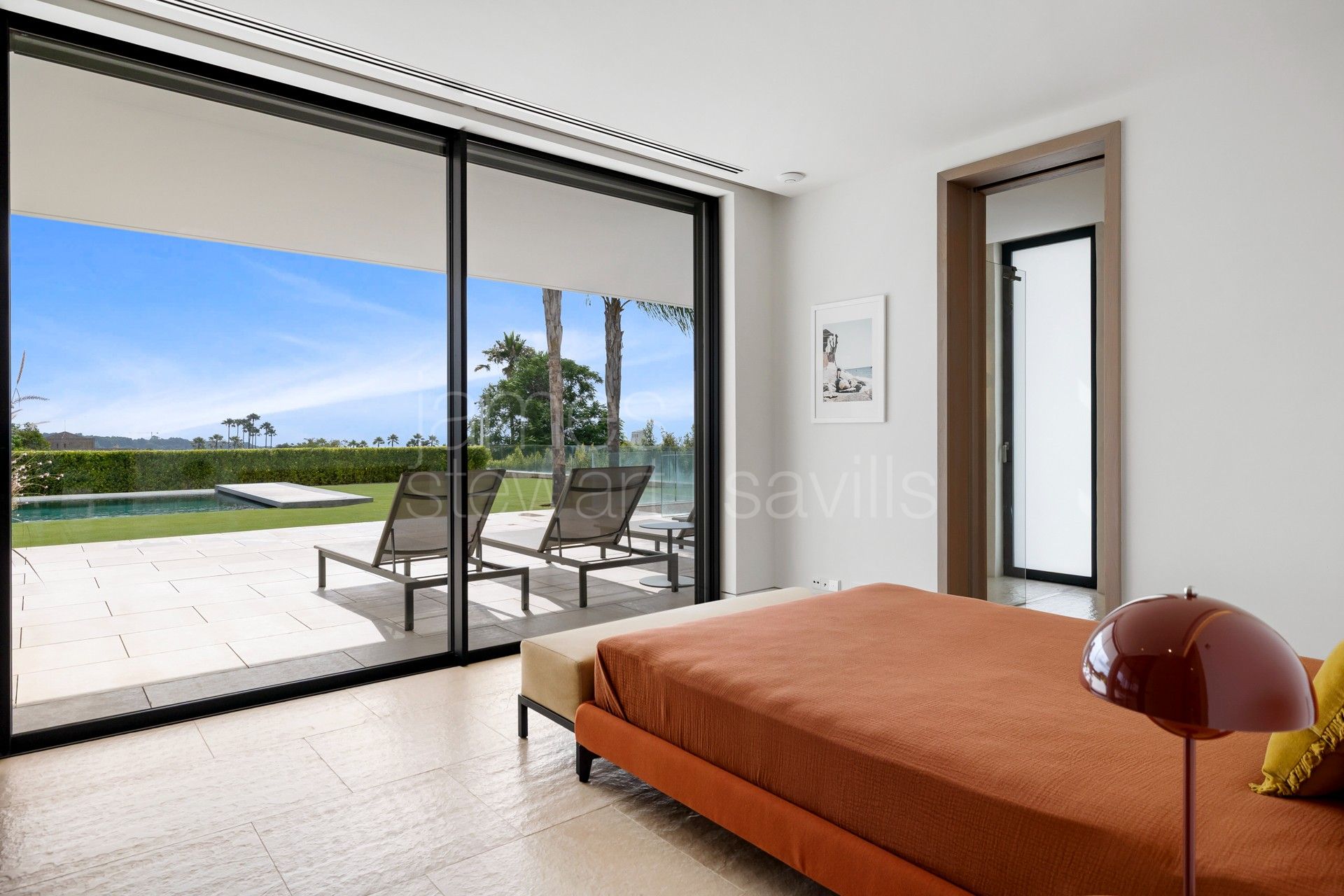 Villa contemporánea con vistas al mar, spa y piscina infinita en Sotogrande Alto