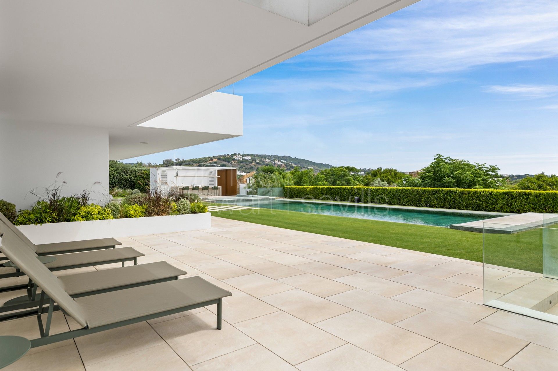 Villa contemporánea con vistas al mar, spa y piscina infinita en Sotogrande Alto