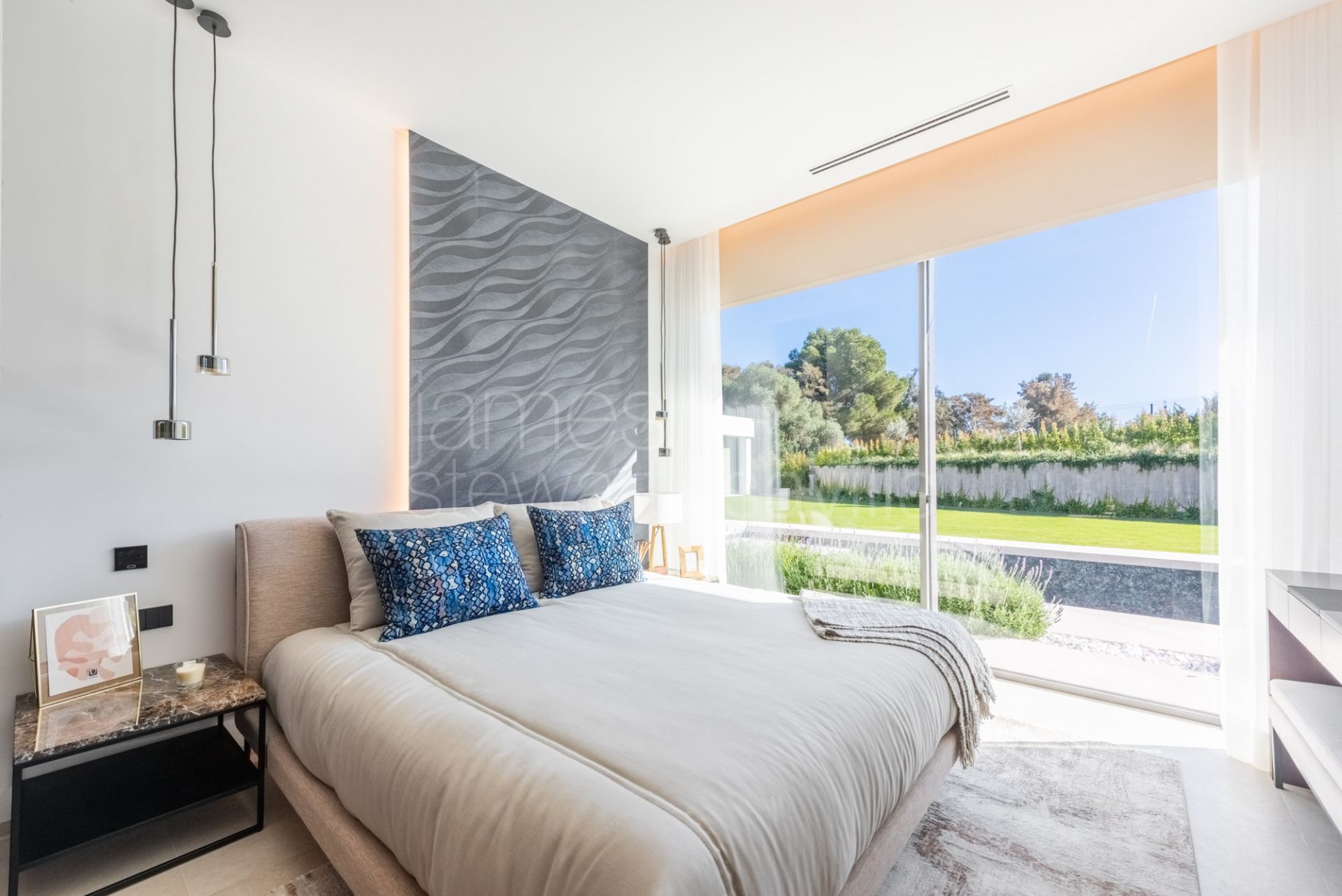 Nueva villa mediterránea con diseño moderno en Sotogrande Alto