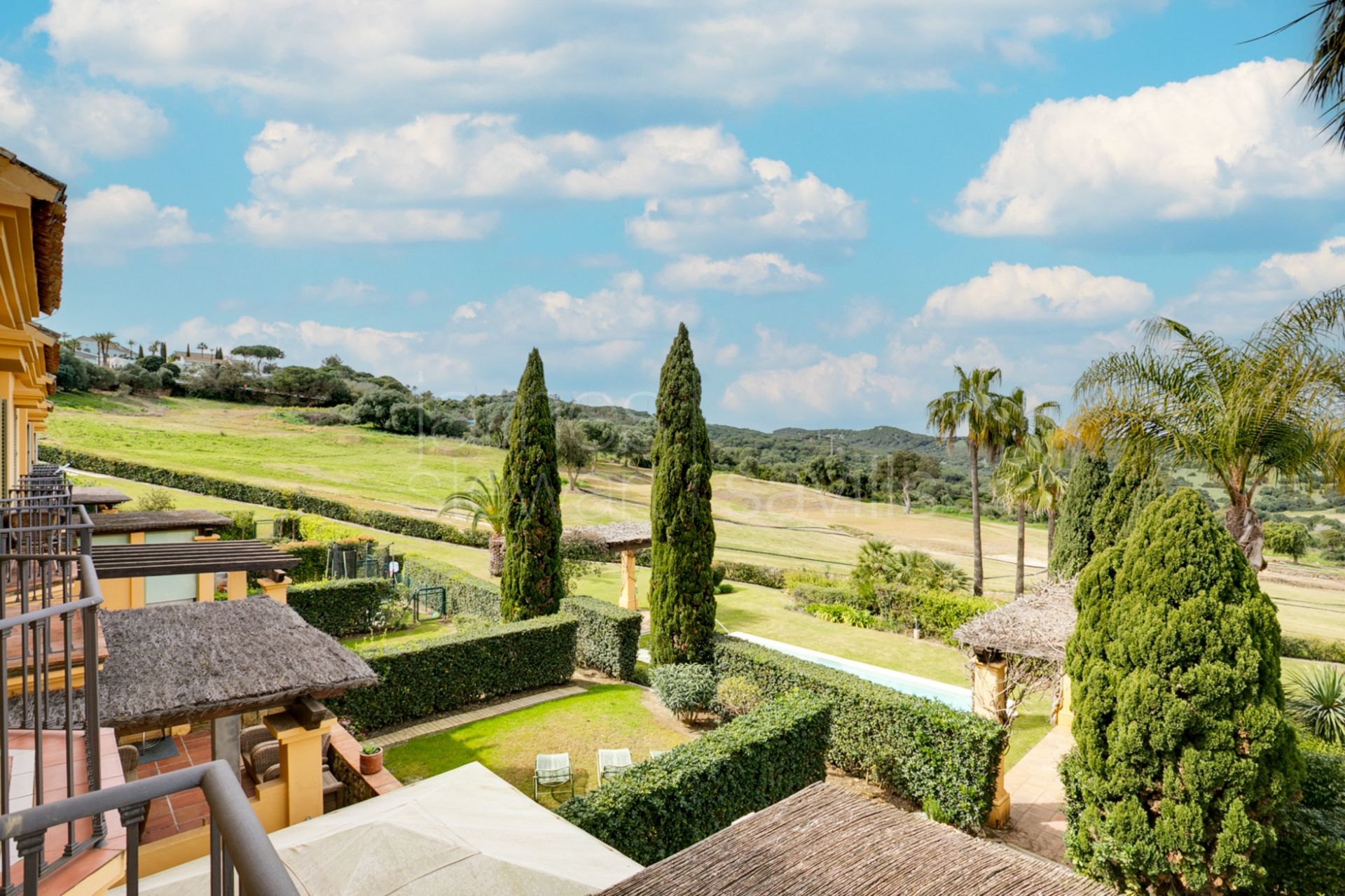 Casa Adosada con Vistas al Golf en Los Cármenes, Sotogrande