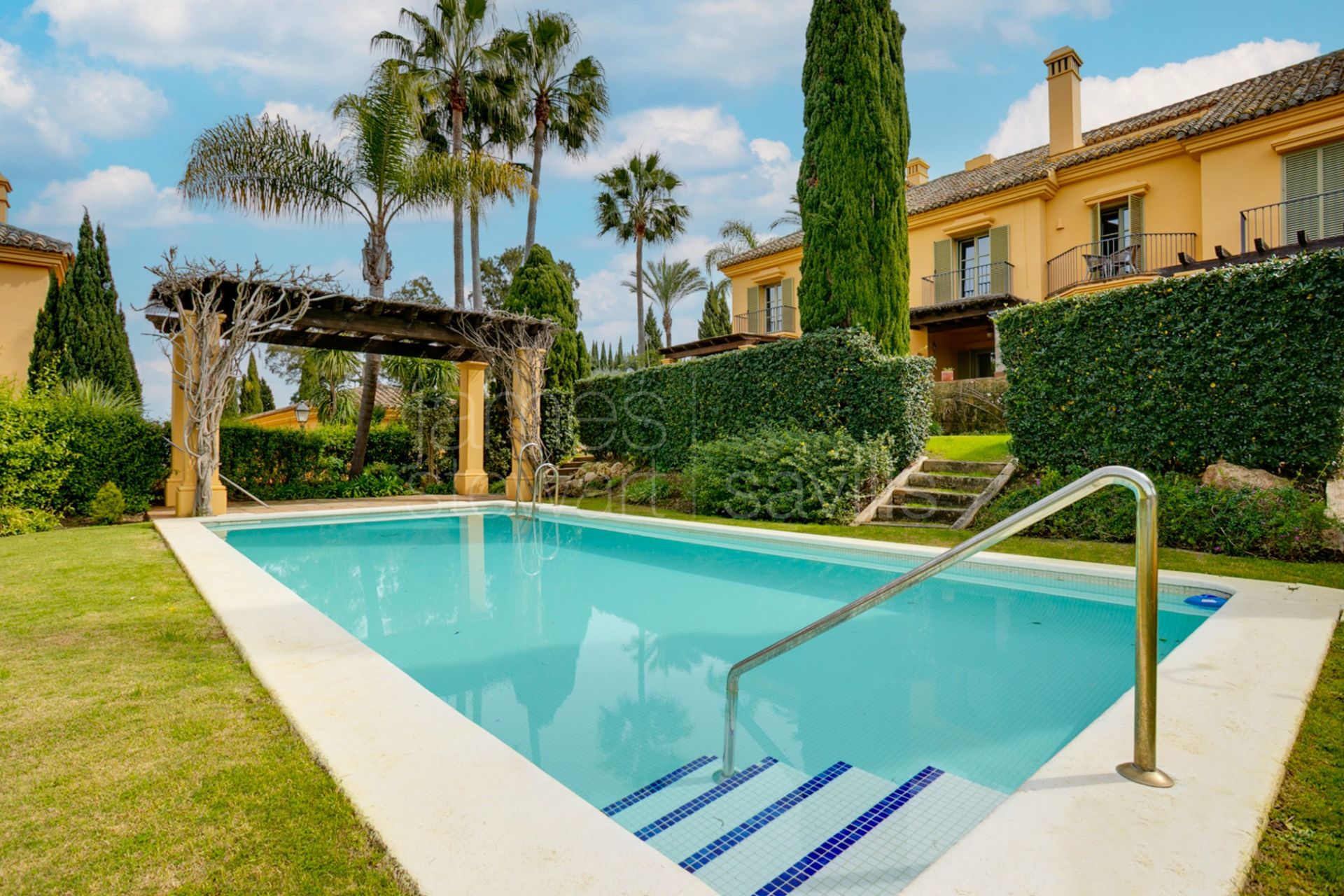 Casa Adosada con Vistas al Golf en Los Cármenes, Sotogrande