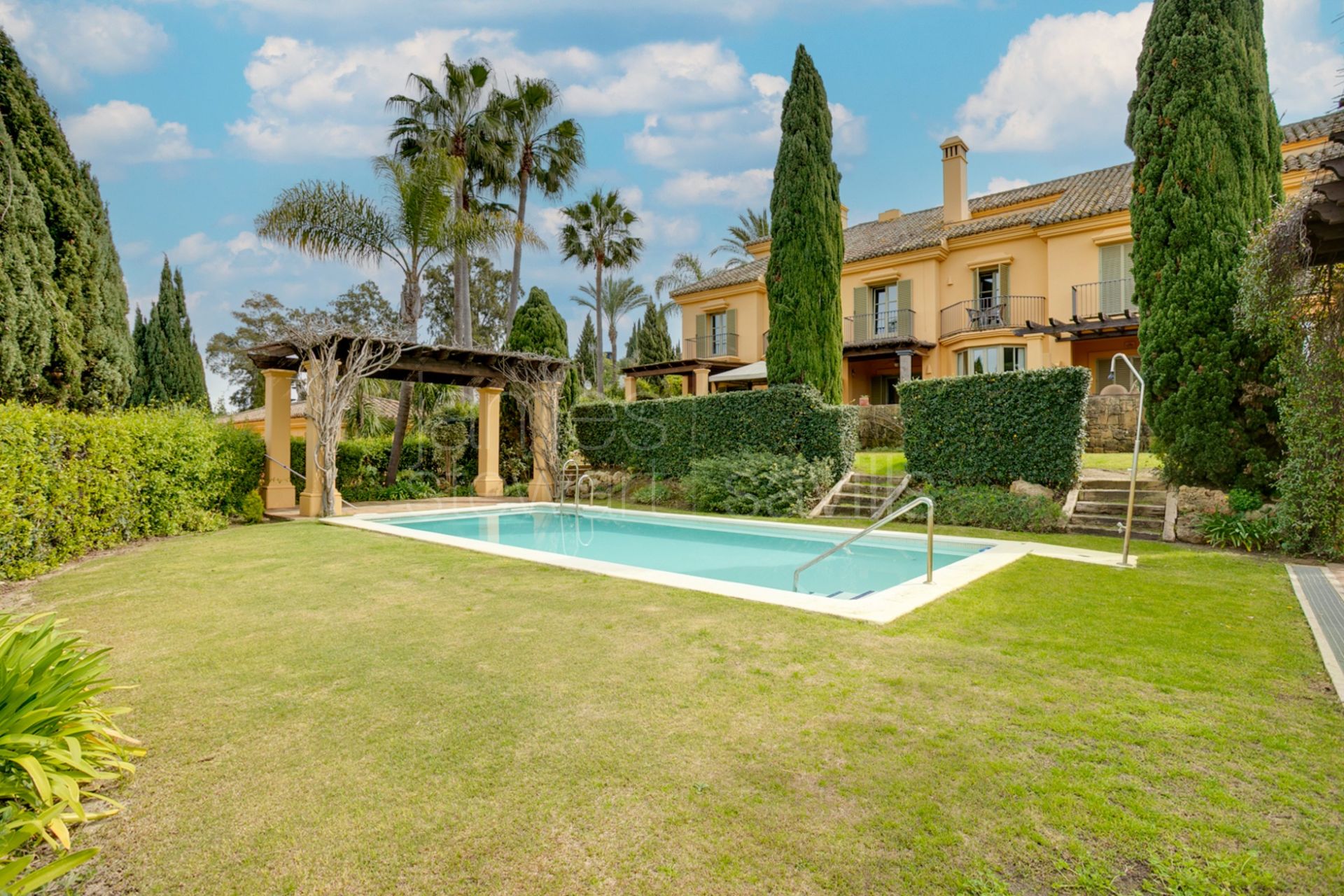 Casa Adosada con Vistas al Golf en Los Cármenes, Sotogrande