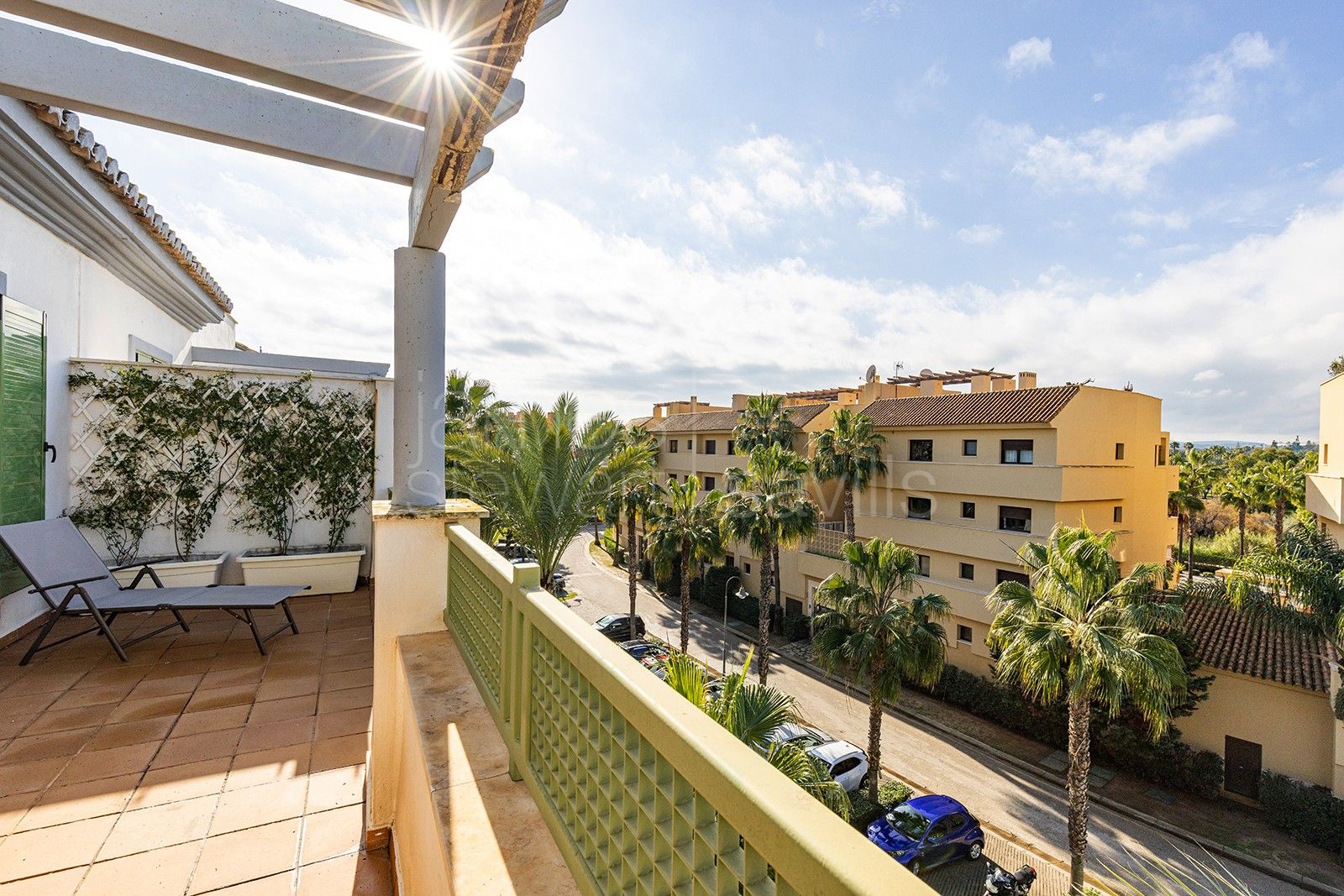 Elegant Apartment with Panoramic Views in Sotogrande Marina