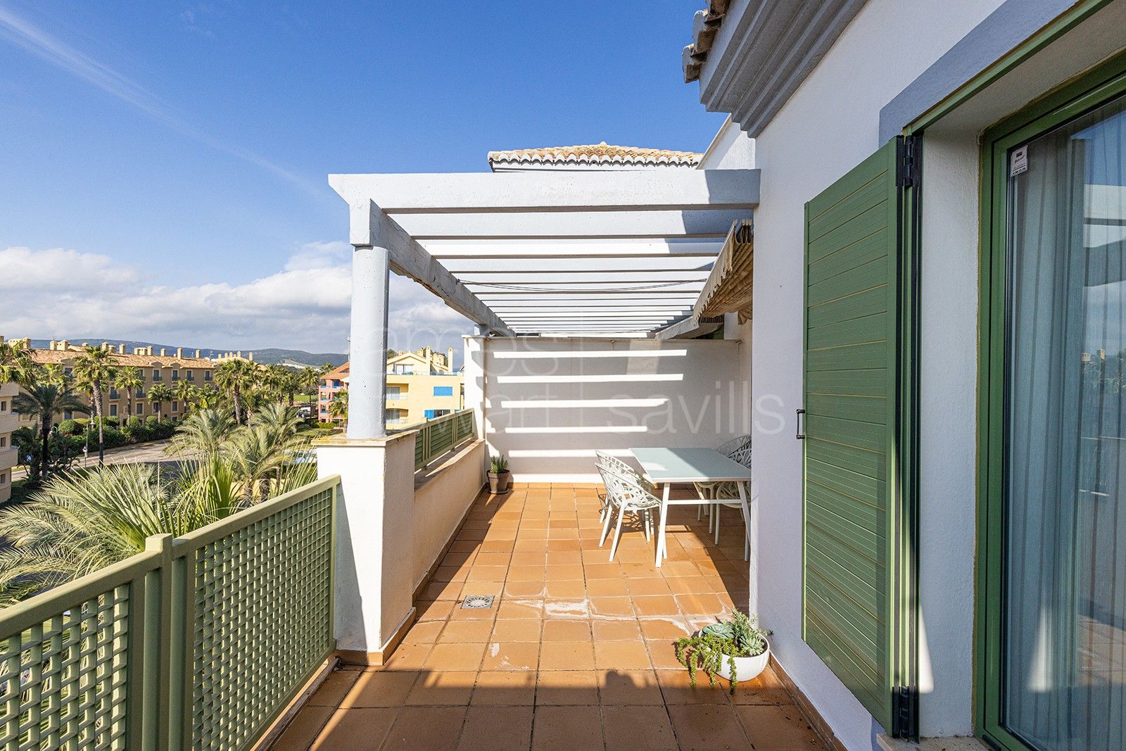 Elegant Apartment with Panoramic Views in Sotogrande Marina