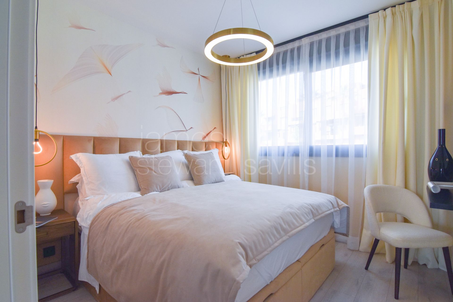 Superby upgraded townhouse facing the Mediterranean, Rock of Gibraltar and African coastline