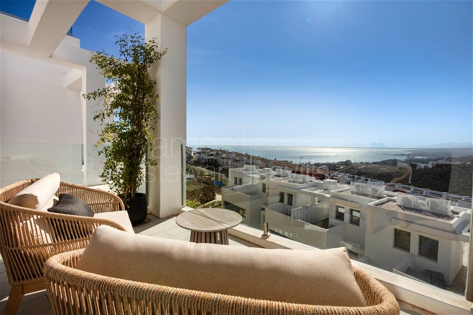 Adosado moderno con vistas panorámicas al Mediterráneo, Gibraltar y la costa africana