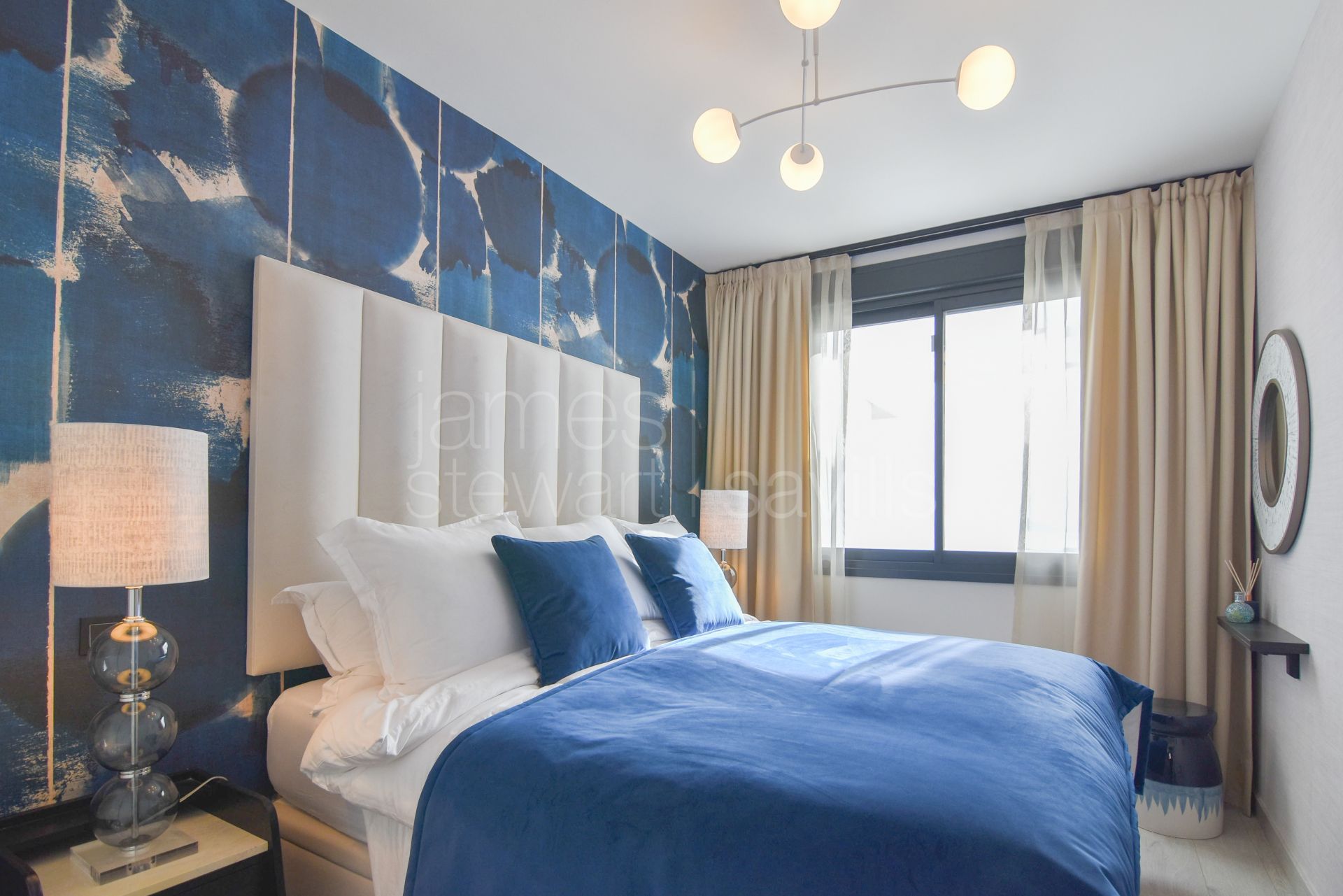 Superby upgraded townhouse facing the Mediterranean, Rock of Gibraltar and African coastline