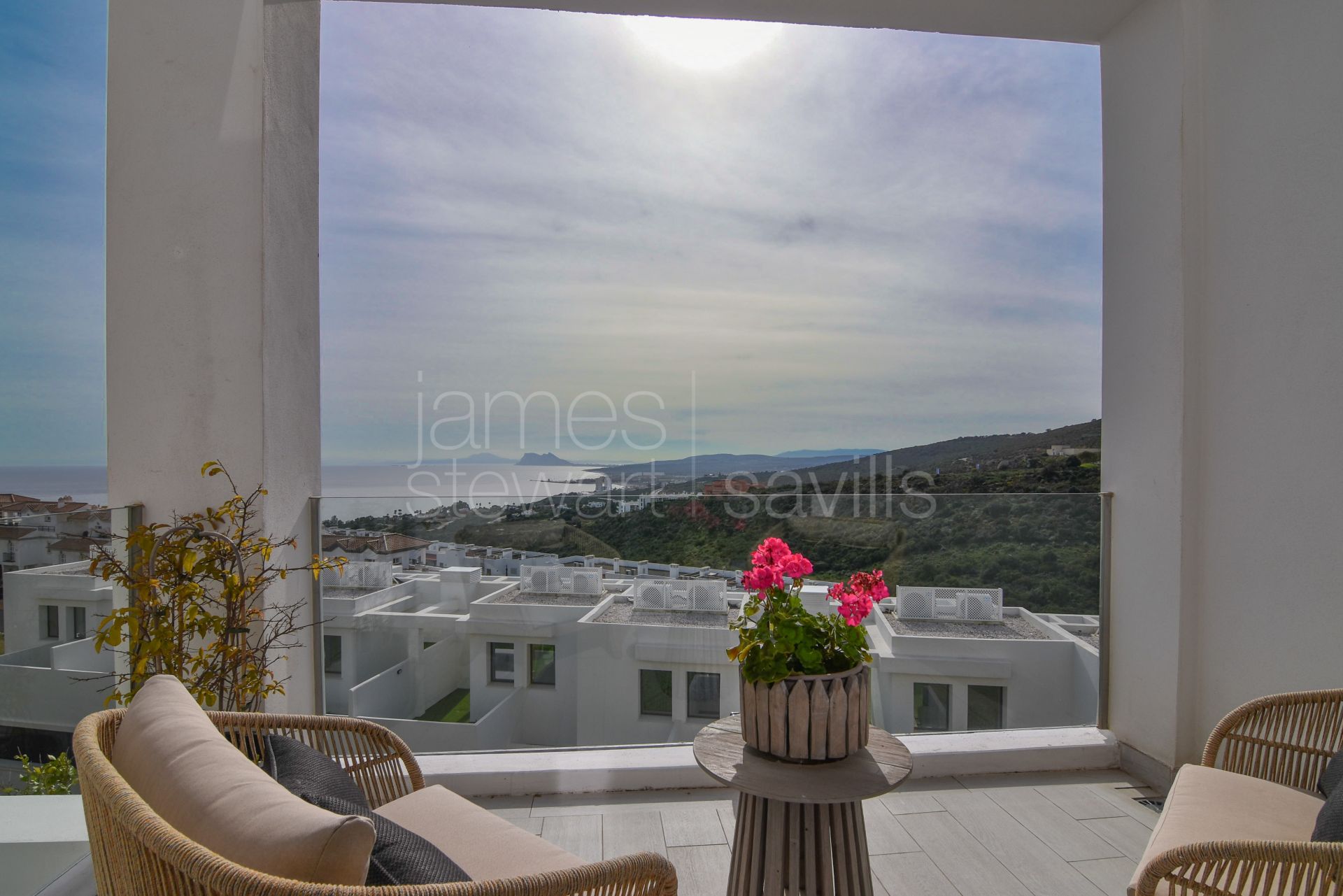 Fully upgraded townhouse facing the Mediterranean, Rock of Gibraltar and African coastline