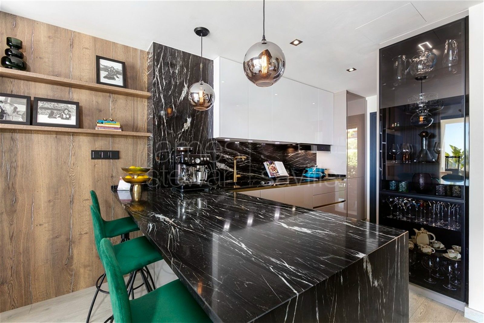 Adosado moderno con vistas panorámicas al Mediterráneo, Gibraltar y la costa africana