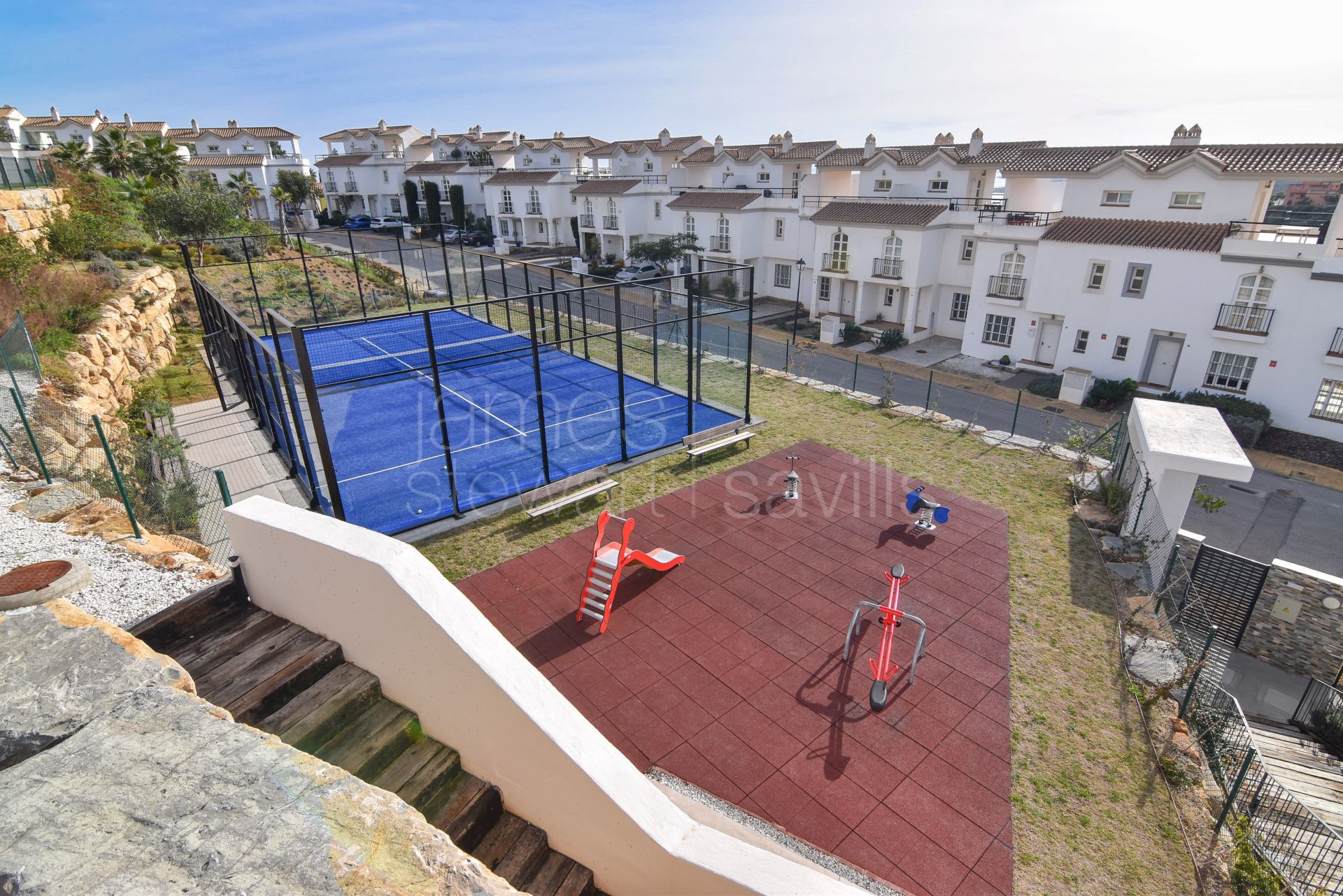 Superby upgraded townhouse facing the Mediterranean, Rock of Gibraltar and African coastline