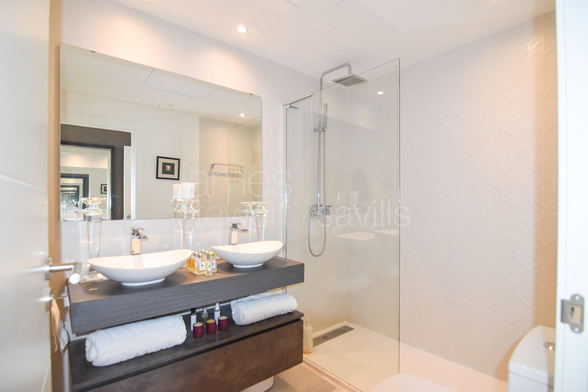 Superby upgraded townhouse facing the Mediterranean, Rock of Gibraltar and African coastline