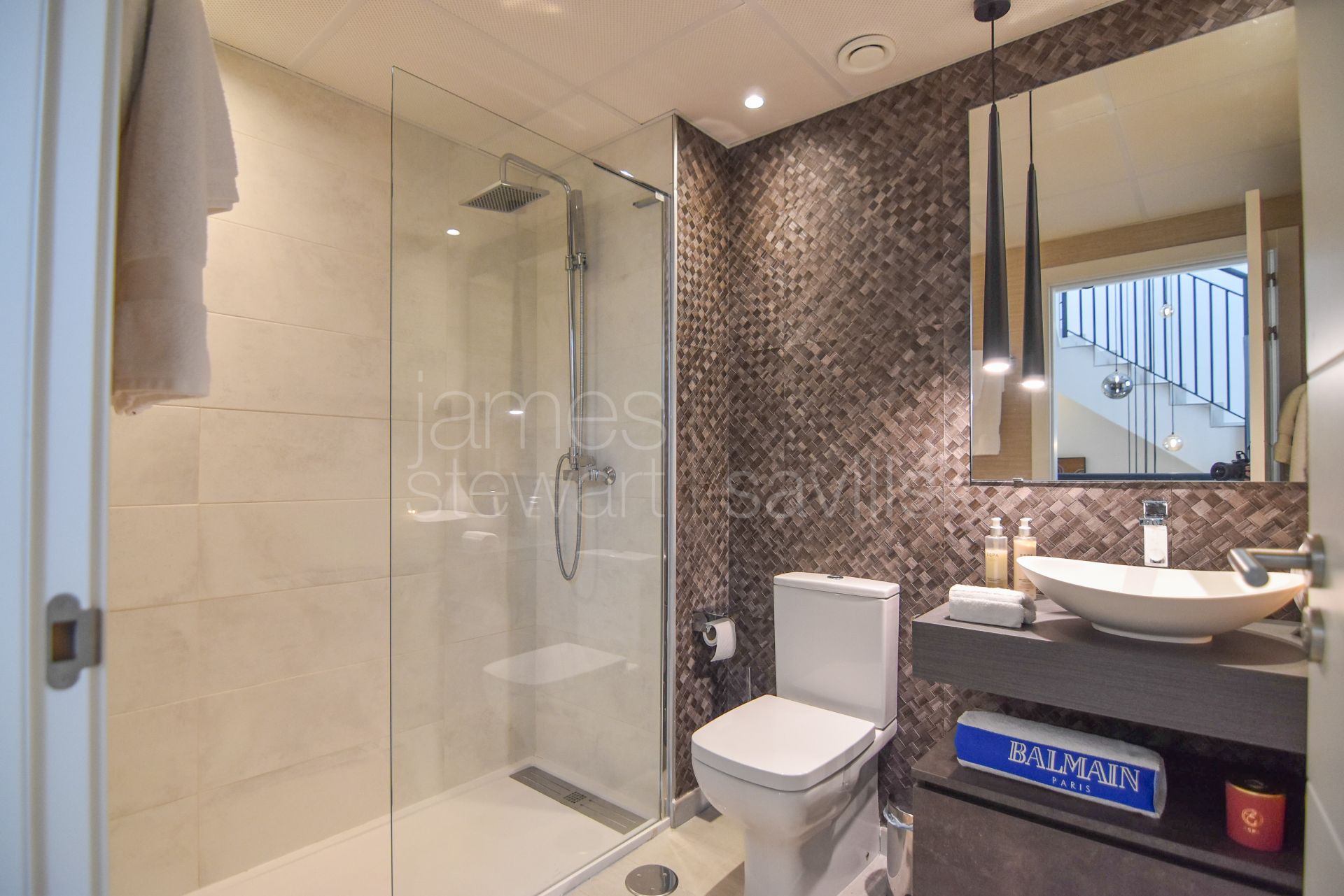 Superby upgraded townhouse facing the Mediterranean, Rock of Gibraltar and African coastline